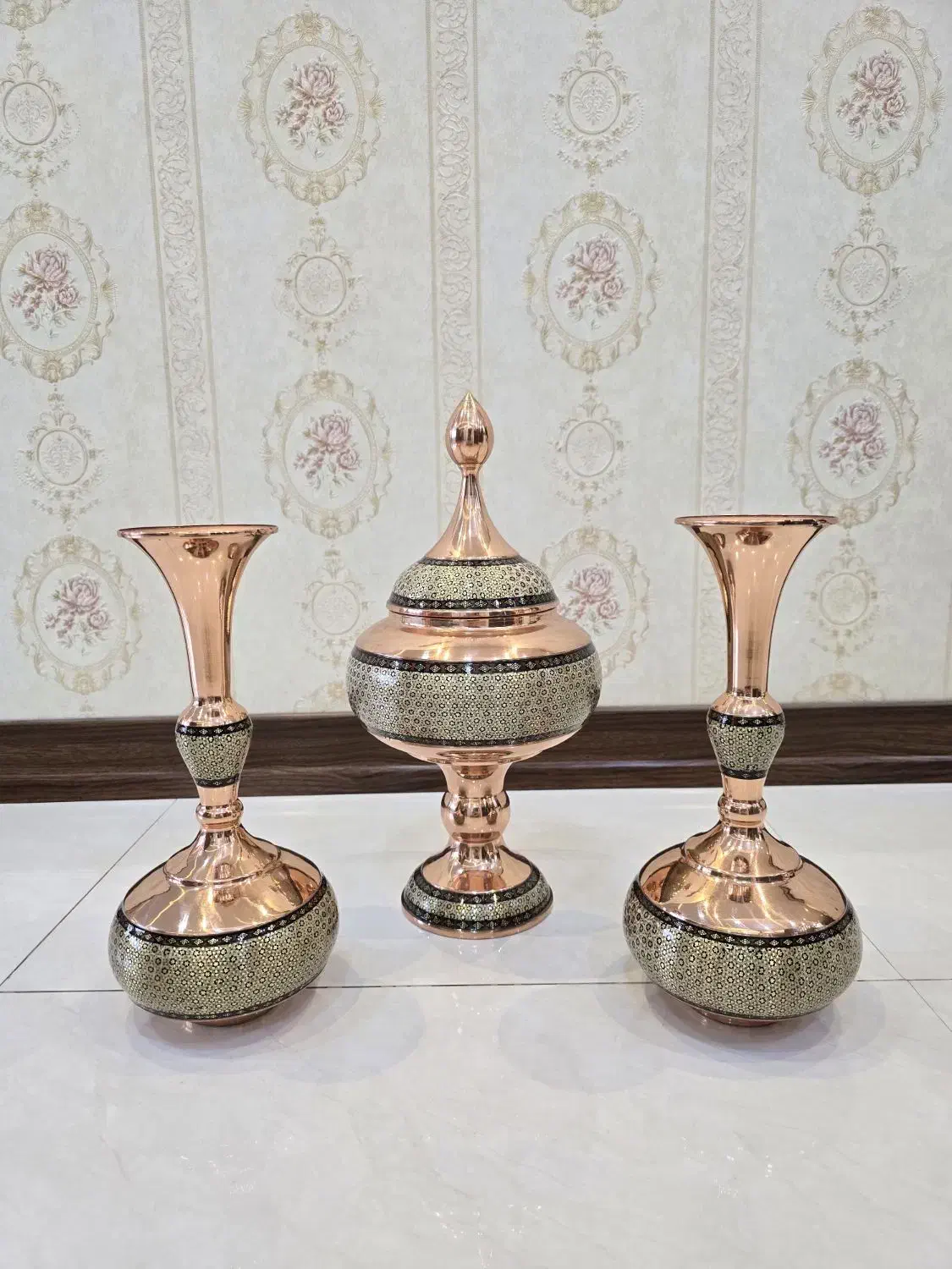 شکلات‌خوری و گلدان مس و خاتم - فروش به علت مهاجرت|صنایع دستی و سایر لوازم تزئینی|اصفهان, جلالیه|دیوار