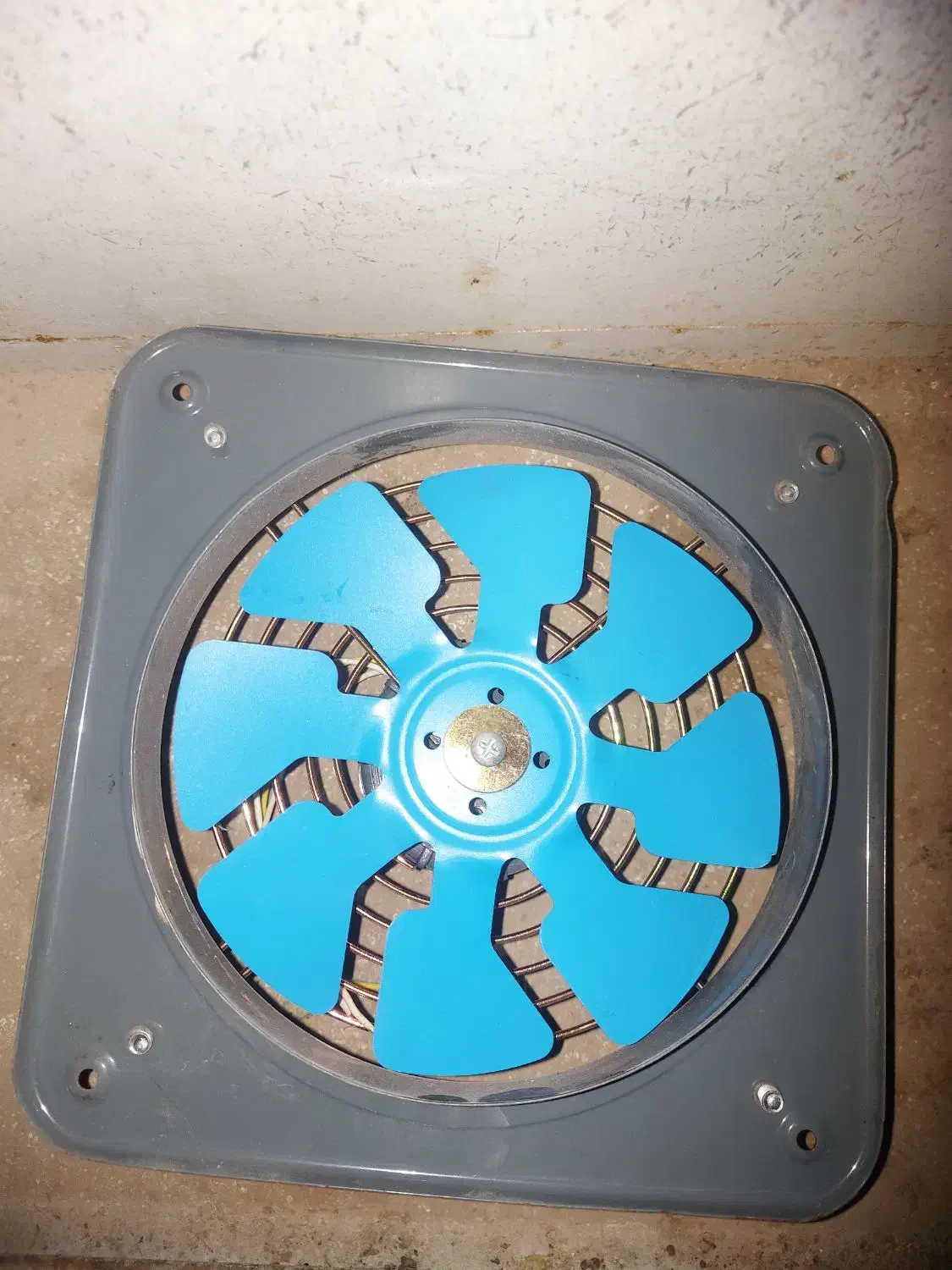 فن خنک کننده|پنکه و تصفیه‌کنندهٔ هوا|میناب, |دیوار