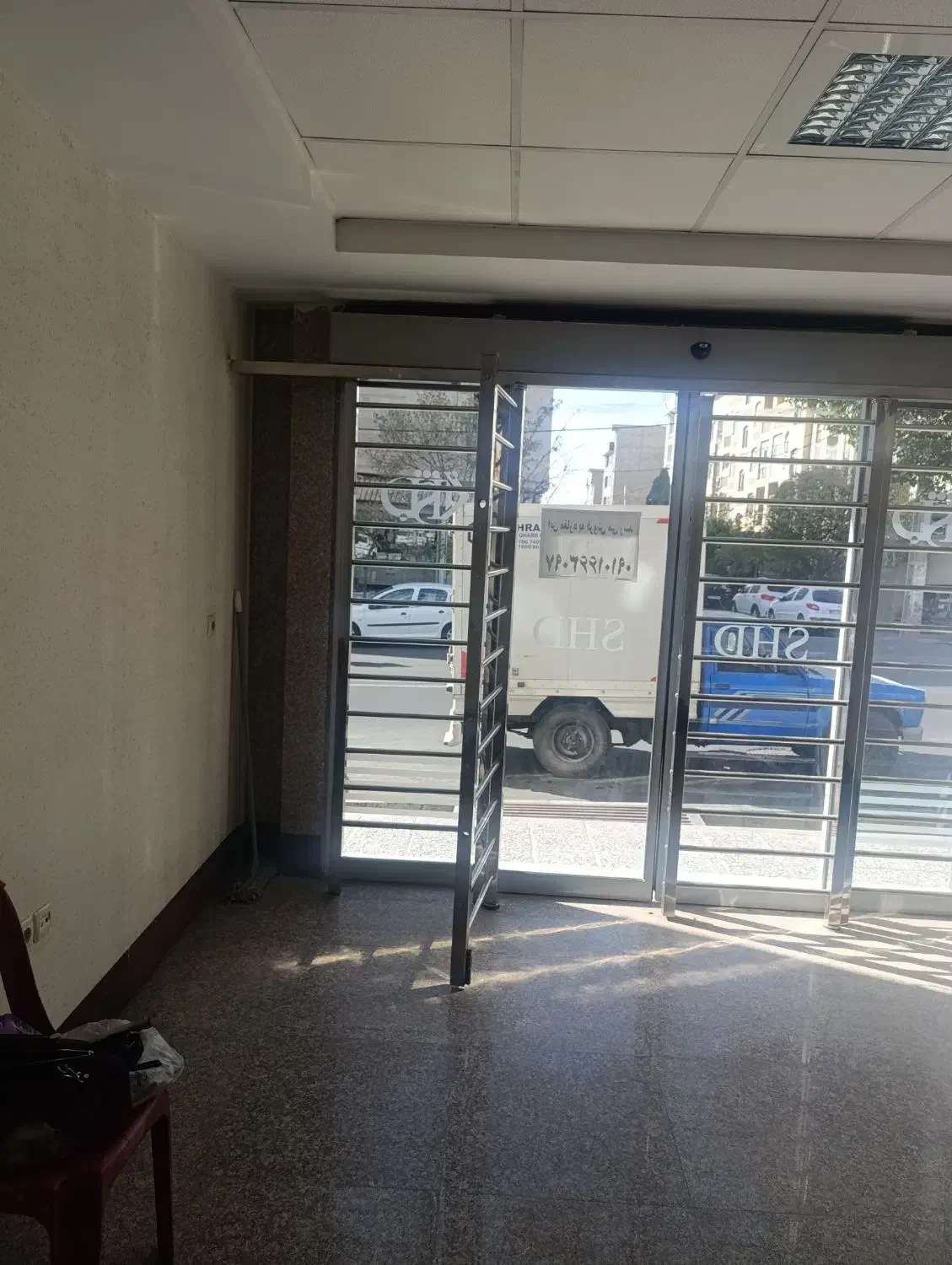 فروش مغازه ۲۱ متری بر خیابان در فردوس غرب|فروش مغازه و غرفه|تهران, فردوس|دیوار