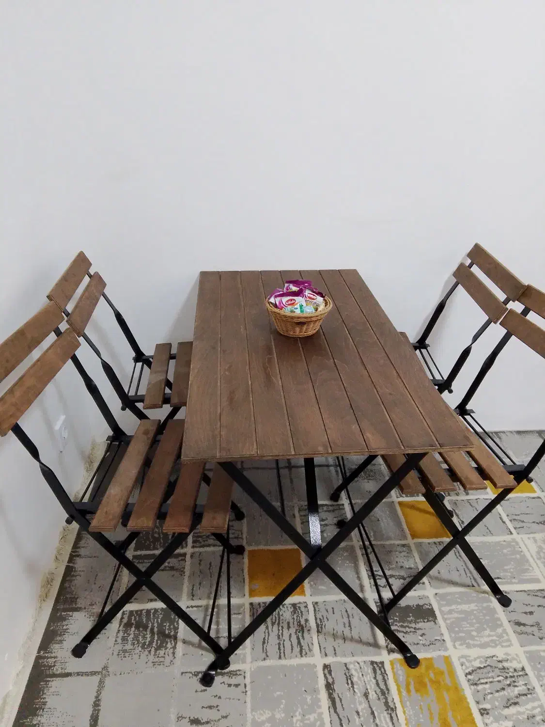 میز صبحانه خوری چهارنفره همراه باصندلی|میز و صندلی غذاخوری|احمدی, |دیوار