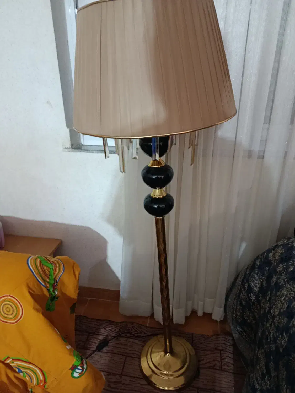 کنار سالنی آباژور|چراغ خواب و آباژور|اردبیل, |دیوار