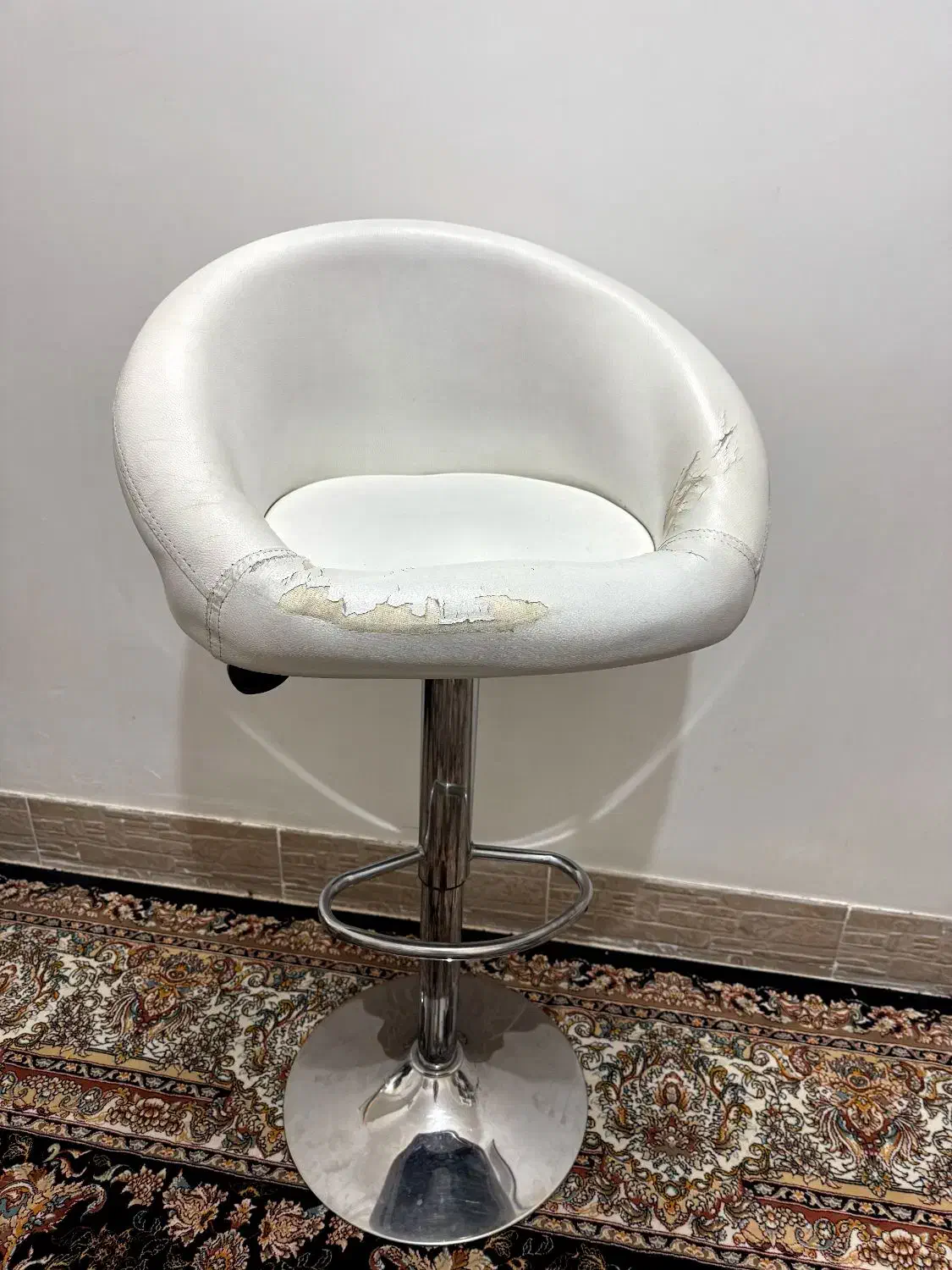 صندلی|آرایشگاه و سالن‌های زیبایی|کاشمر, |دیوار