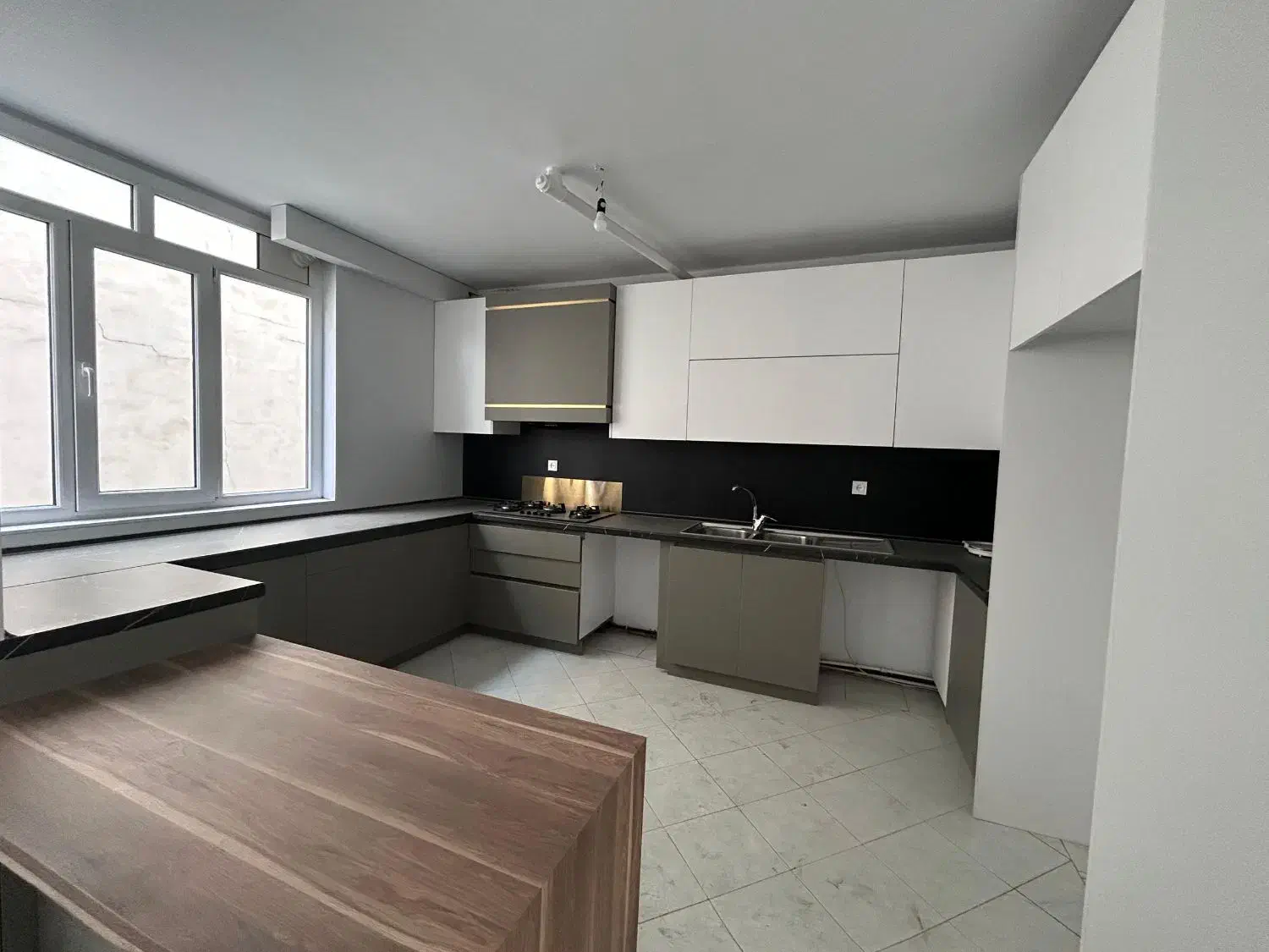 160متـر3خـواب‌فـول‌امکـانـات/بازسـازی‌شده