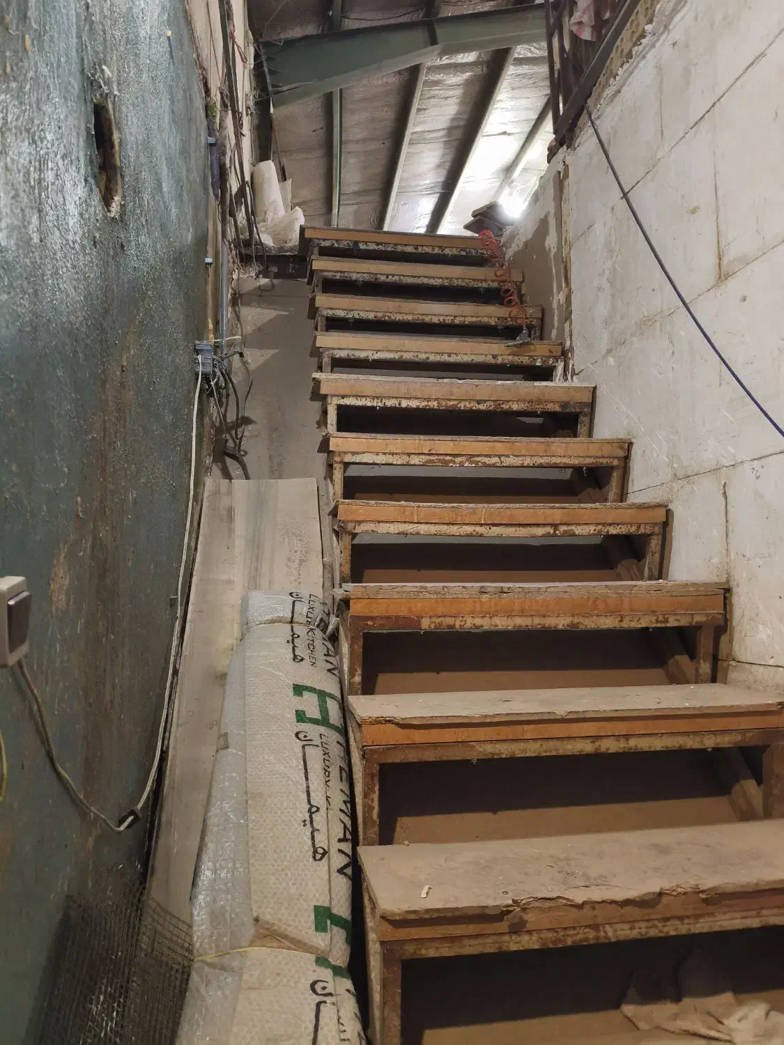 اجاره کارگاه // ۱۰۰ متری // کامیونداران بومهن|اجارهٔ دفتر صنعتی، کشاورزی، تجاری|بومهن, |دیوار