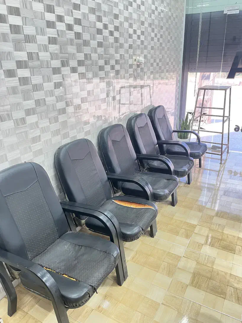 صندلی انتظار چرم تمیز|صندلی و نیمکت|اهواز, کارون|دیوار