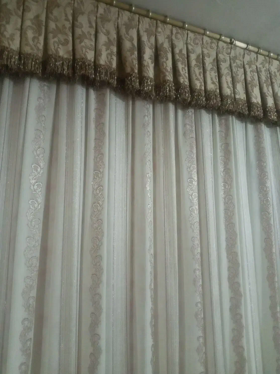 پرده|پرده، رانر، رومیزی|میانه, |دیوار