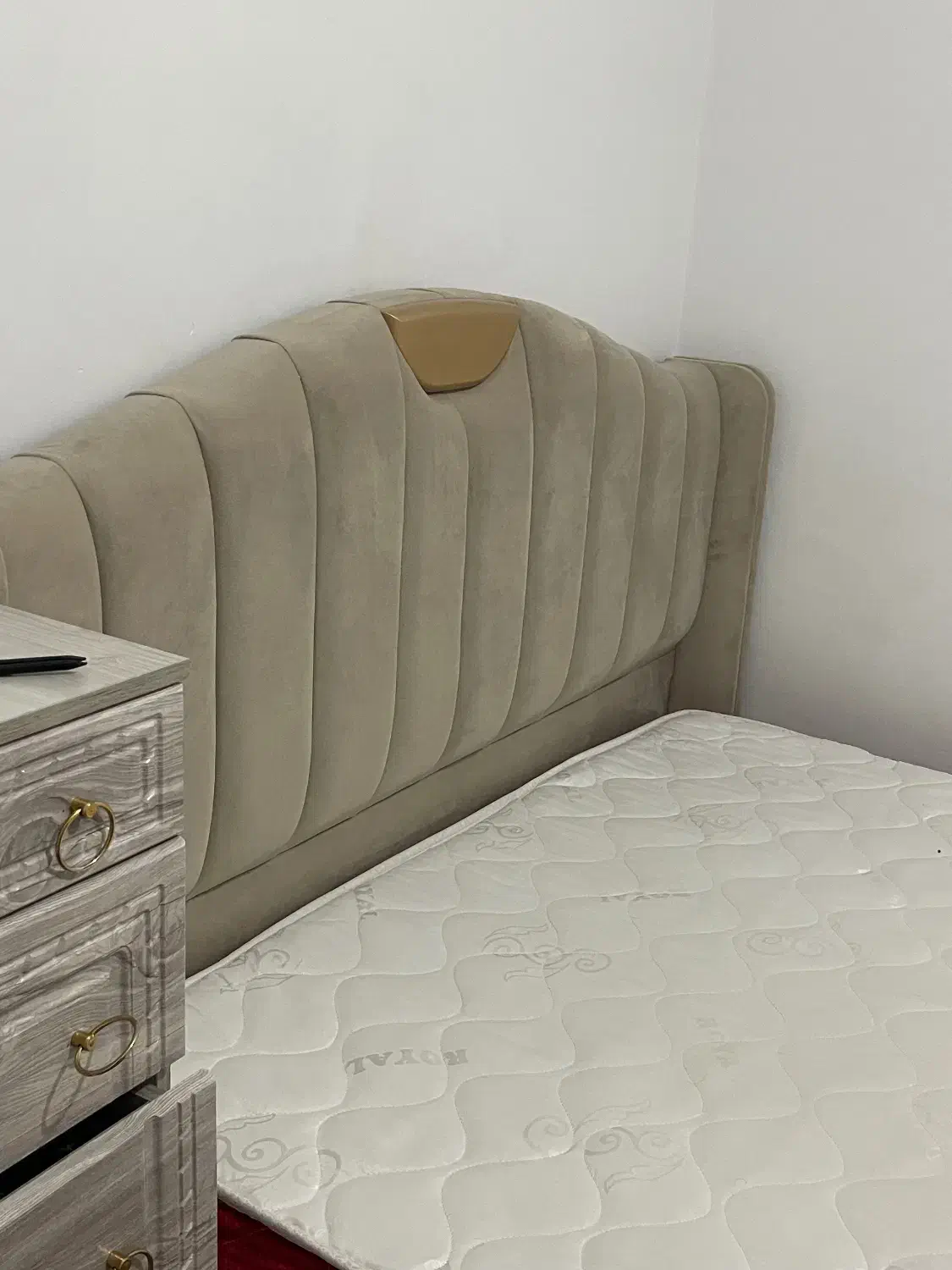 تخت خواب دو نفره|تخت و سرویس خواب|قدس, شهرقدس|دیوار