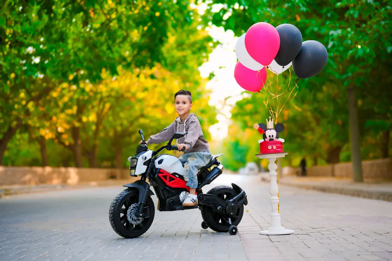 عکاسی کودک و بزرگسال فضای باز با بهترین کیفیت|خدمات پذیرایی، مراسم|یزد, |دیوار