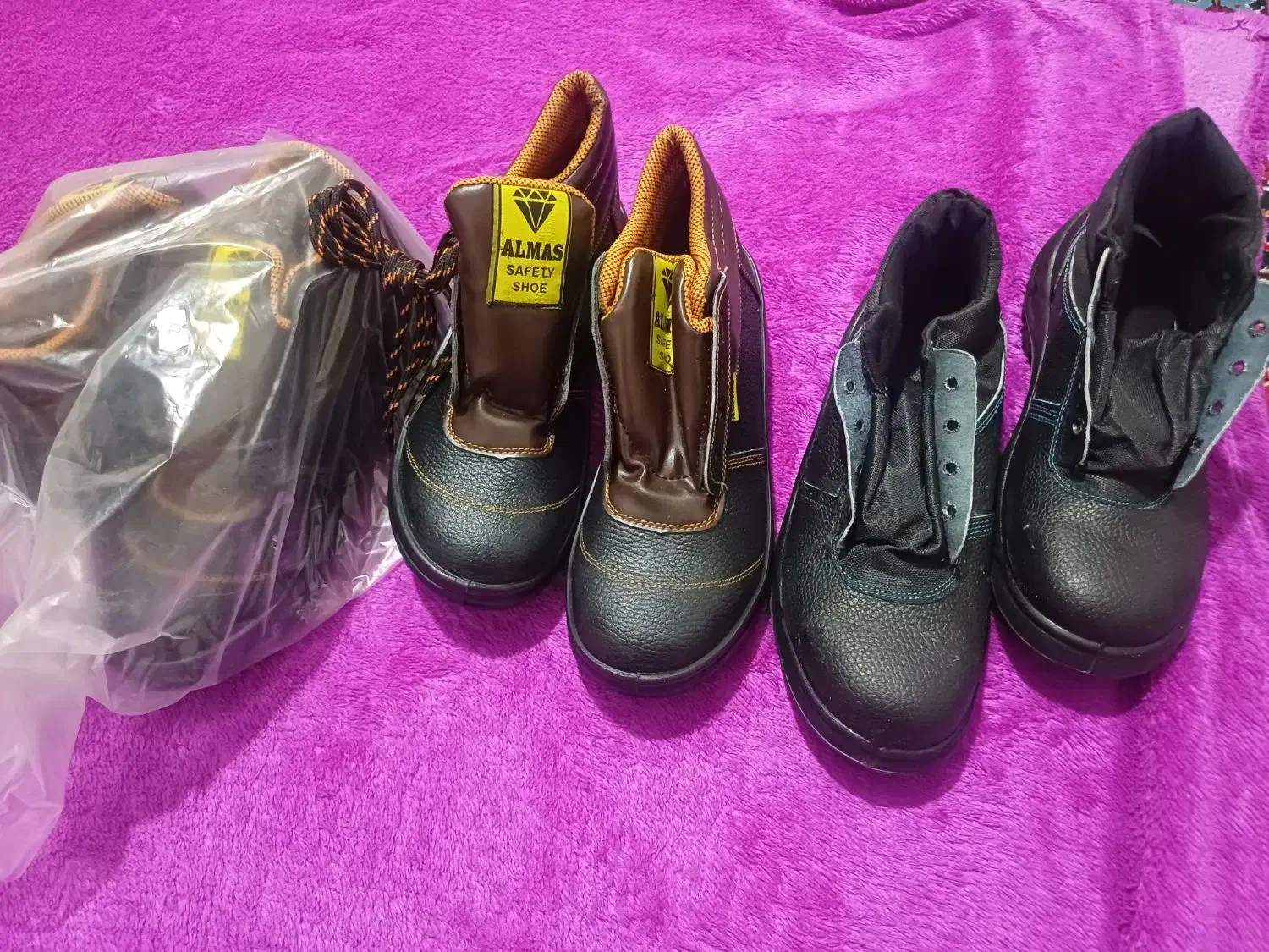 کفش ایمنی ولباس کار|کیف، کفش، کمربند|کوه چنار, |دیوار