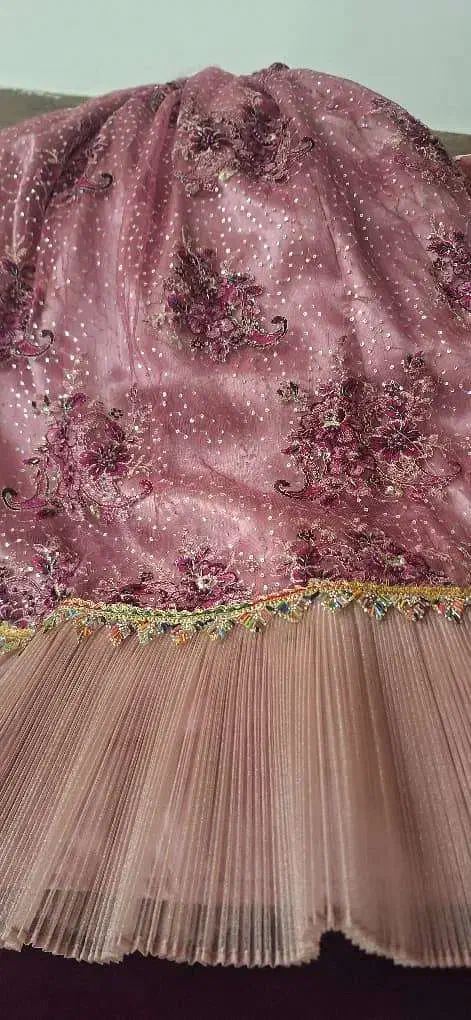 لباس محلی نونو بدون هیچ زدگی تخفیف هم داره|لباس|شیراز, شاپورجان|دیوار