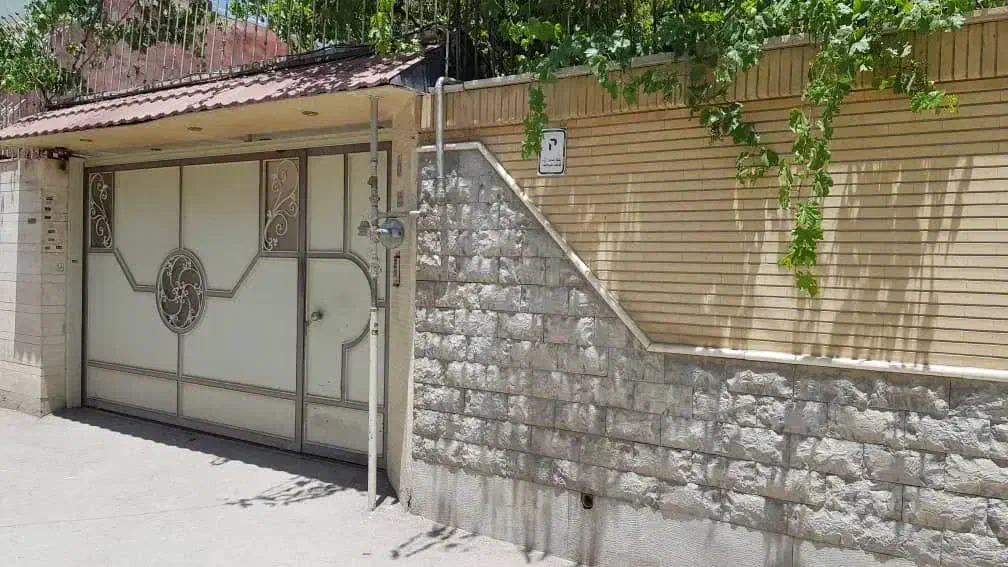 درب حیاط ۴ متری|مصالح و تجهیزات ساختمان|اصفهان, دستگرده|دیوار