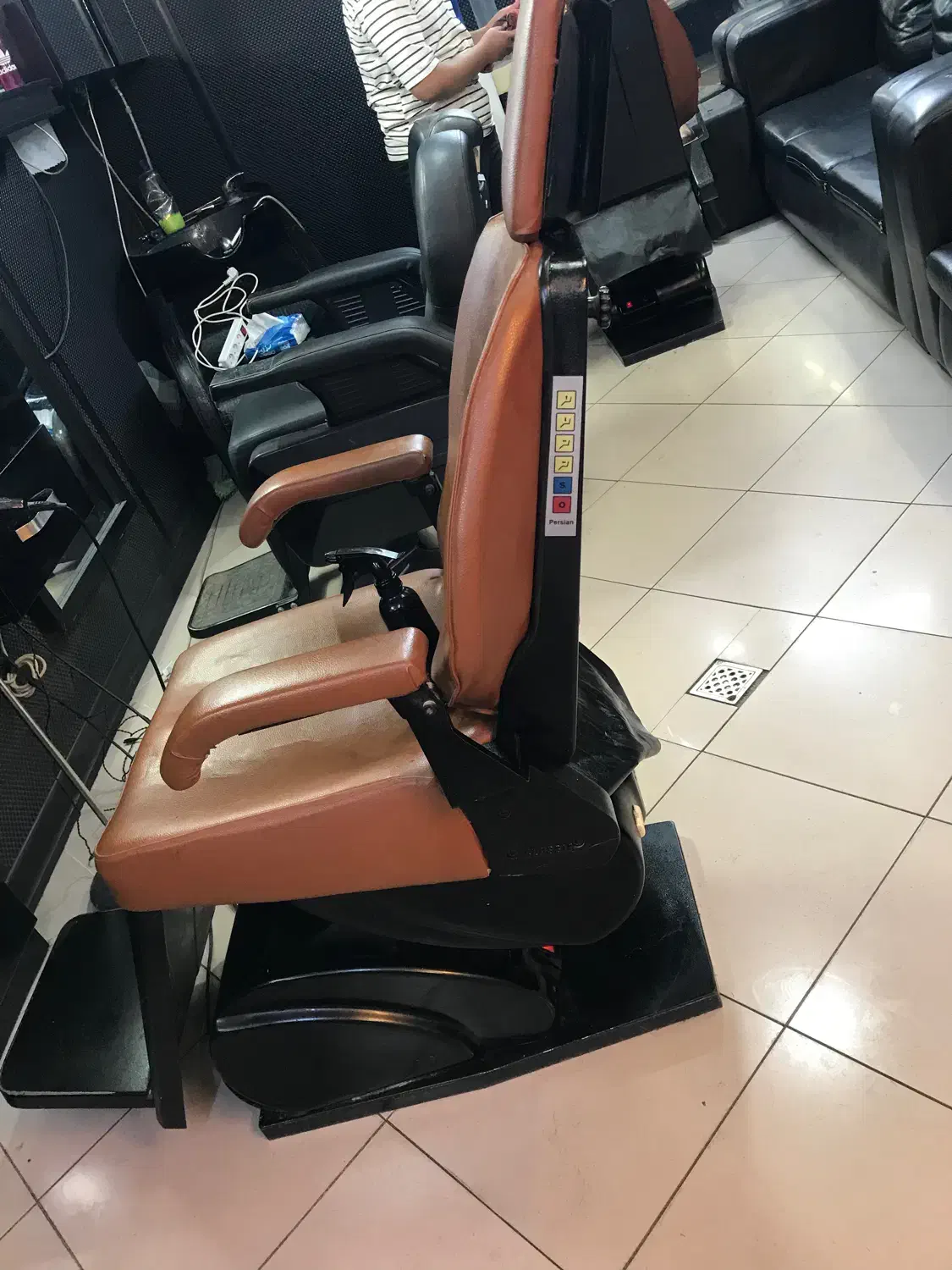 صندلی برقی ارایشگاه نو نو دو عدد|آرایشگاه و سالن‌های زیبایی|یزد, |دیوار