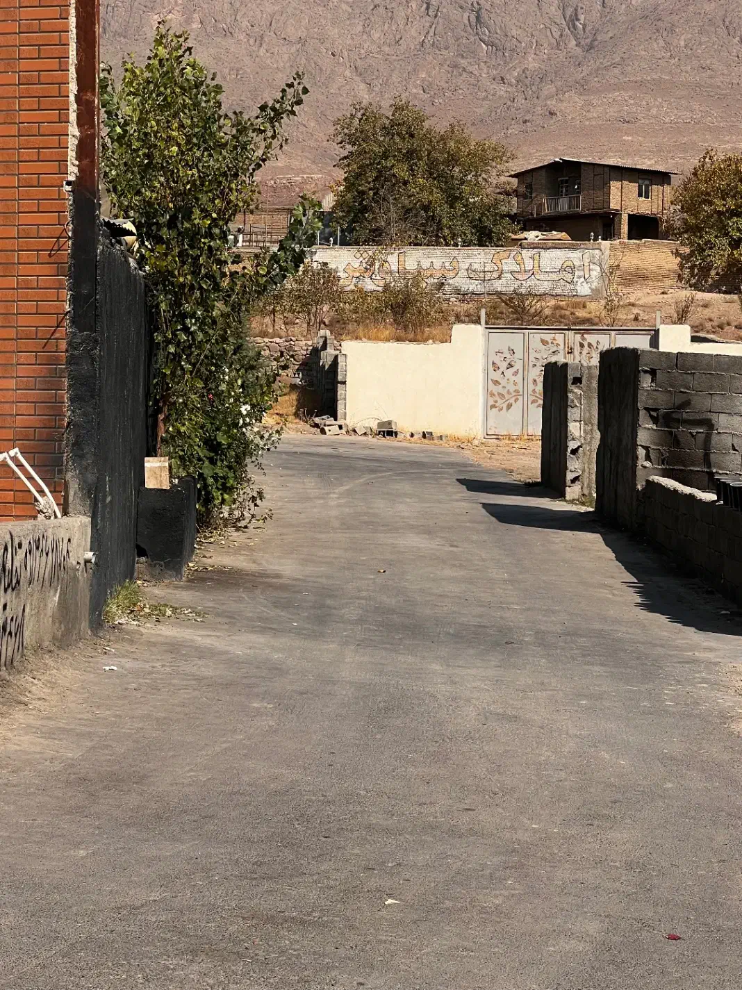 ۴۰۰ متر زمین چهار دیواری فشند با تمام امکانات شهری|فروش زمین و ملک کلنگی|هشتگرد, فشند|دیوار