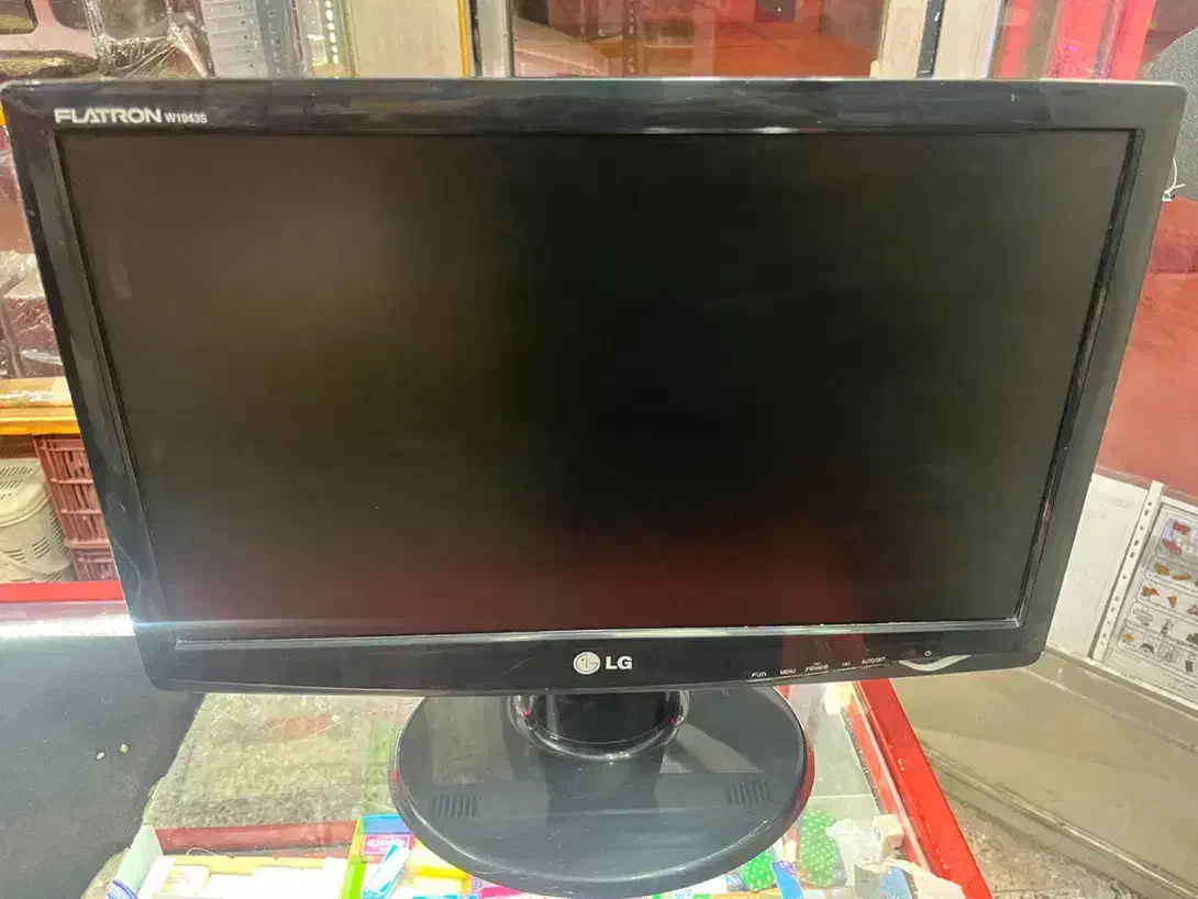 مانیتور LG LED سایز ۱۹ اینچ|قطعات و لوازم جانبی رایانه|ملایر, |دیوار