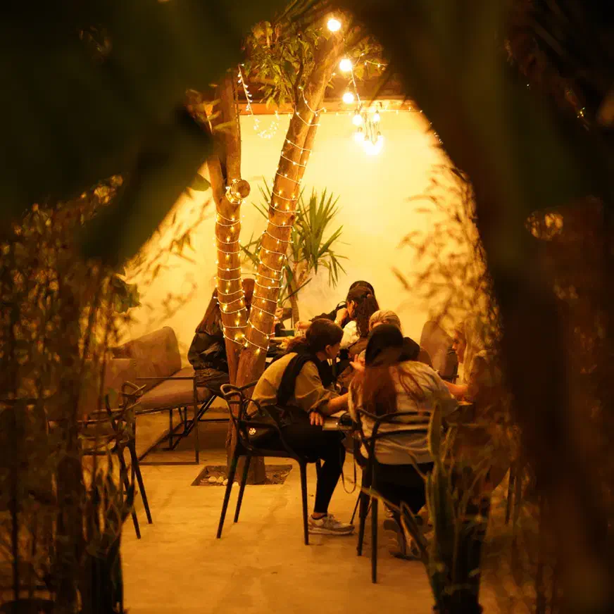 جذب نیروی فقط حرفه ای در رستوران عدن|استخدام خدمات فروشگاه و رستوران|قائم‌شهر, |دیوار