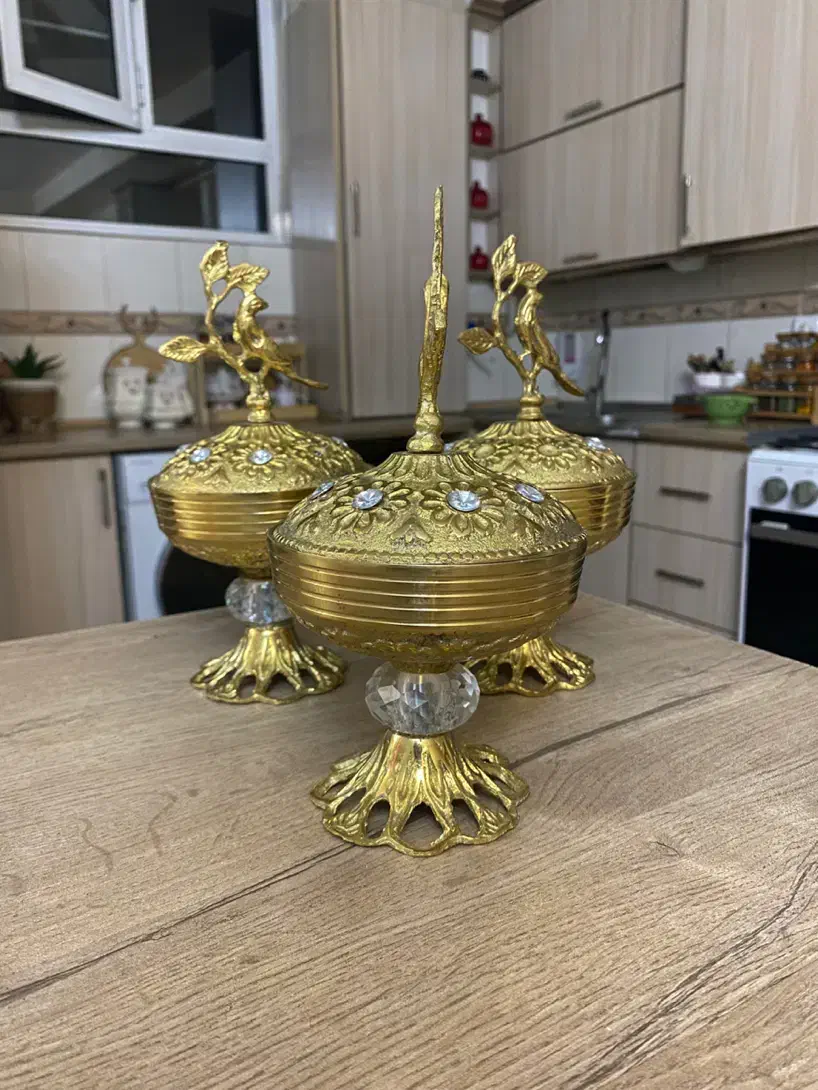 قندان برنز سه عدد|ظروف سرو و پذیرایی|تبریز, |دیوار