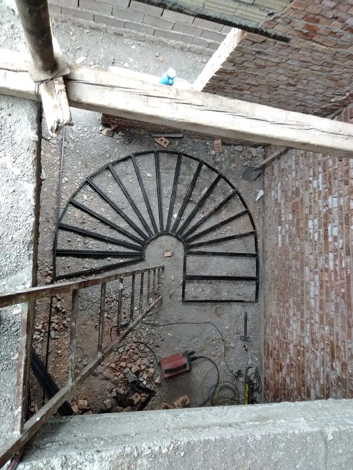 اجرای ونصب پله دوبلکس|خدمات پیشه و مهارت|مشگین شهر, |دیوار