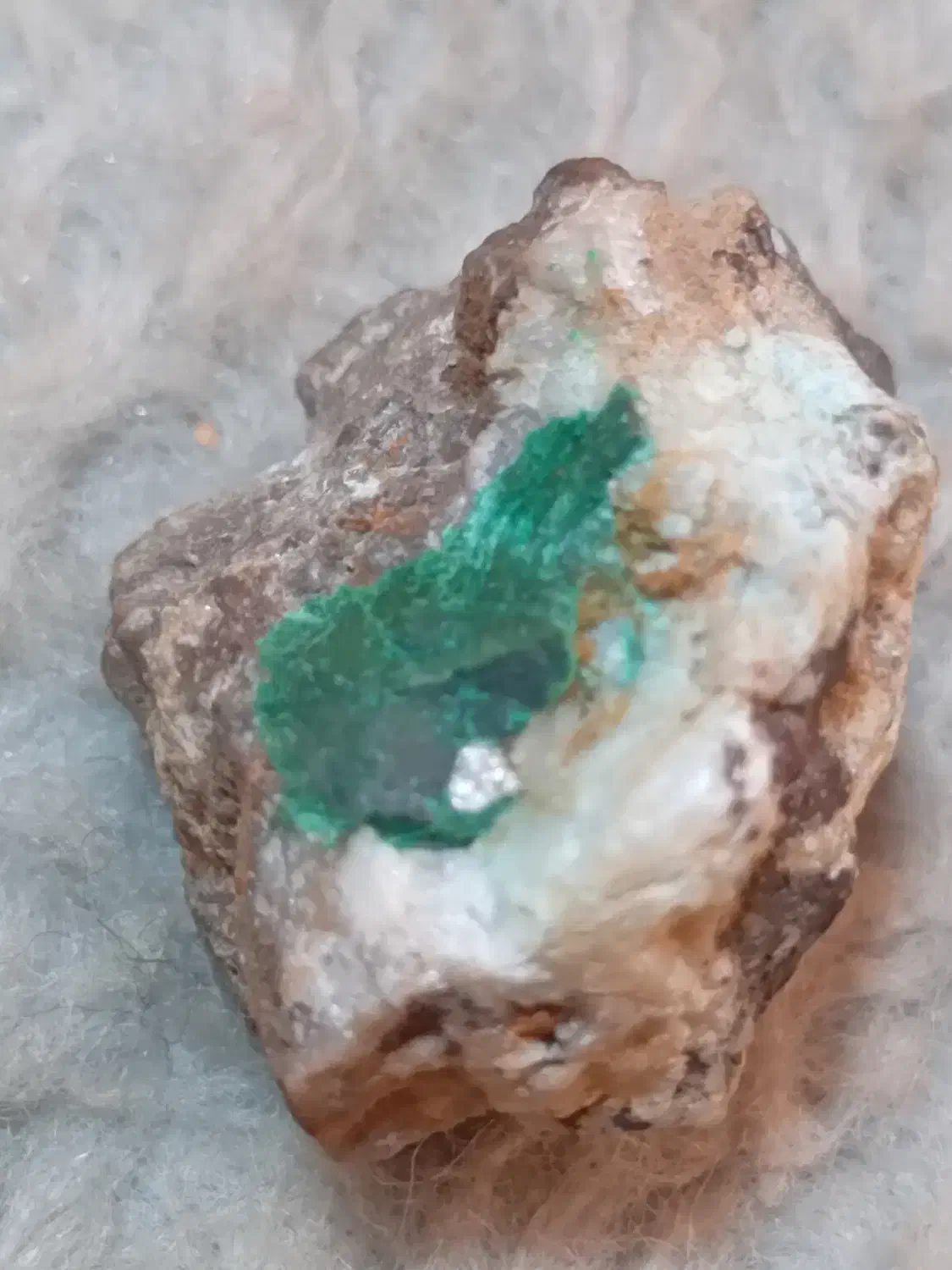 سنگ زمرد|جواهرات|شاهینشهر, گزبرخوار|دیوار