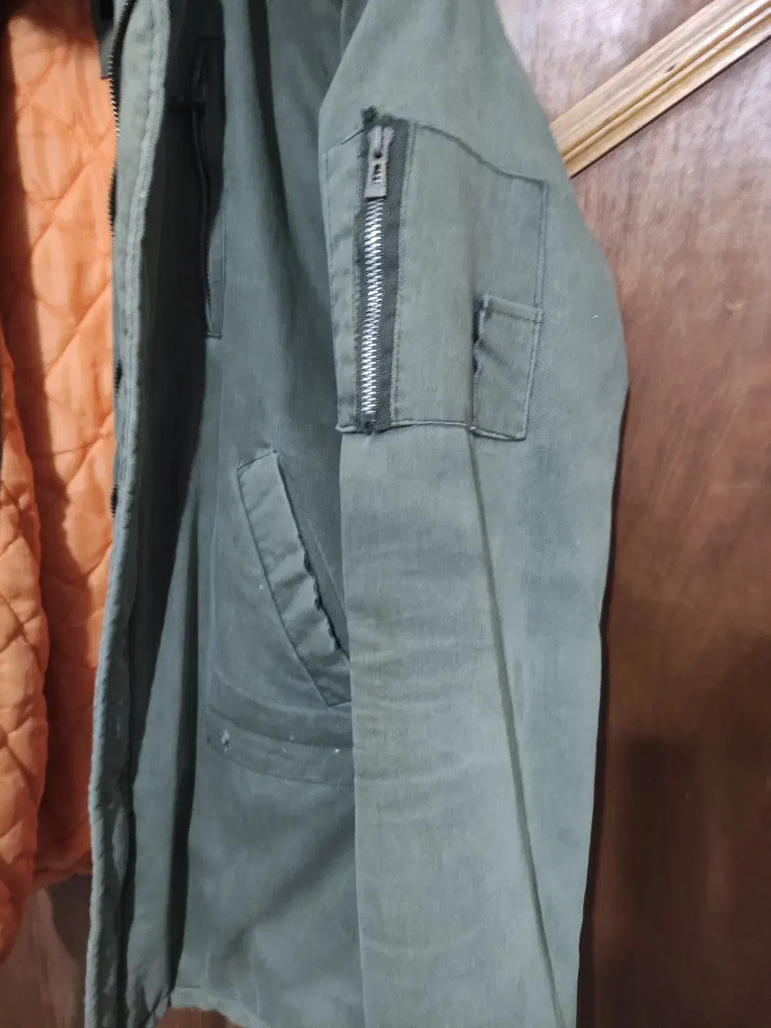 کآپشن کلاهدار|لباس|رشت, حمیدیان|دیوار