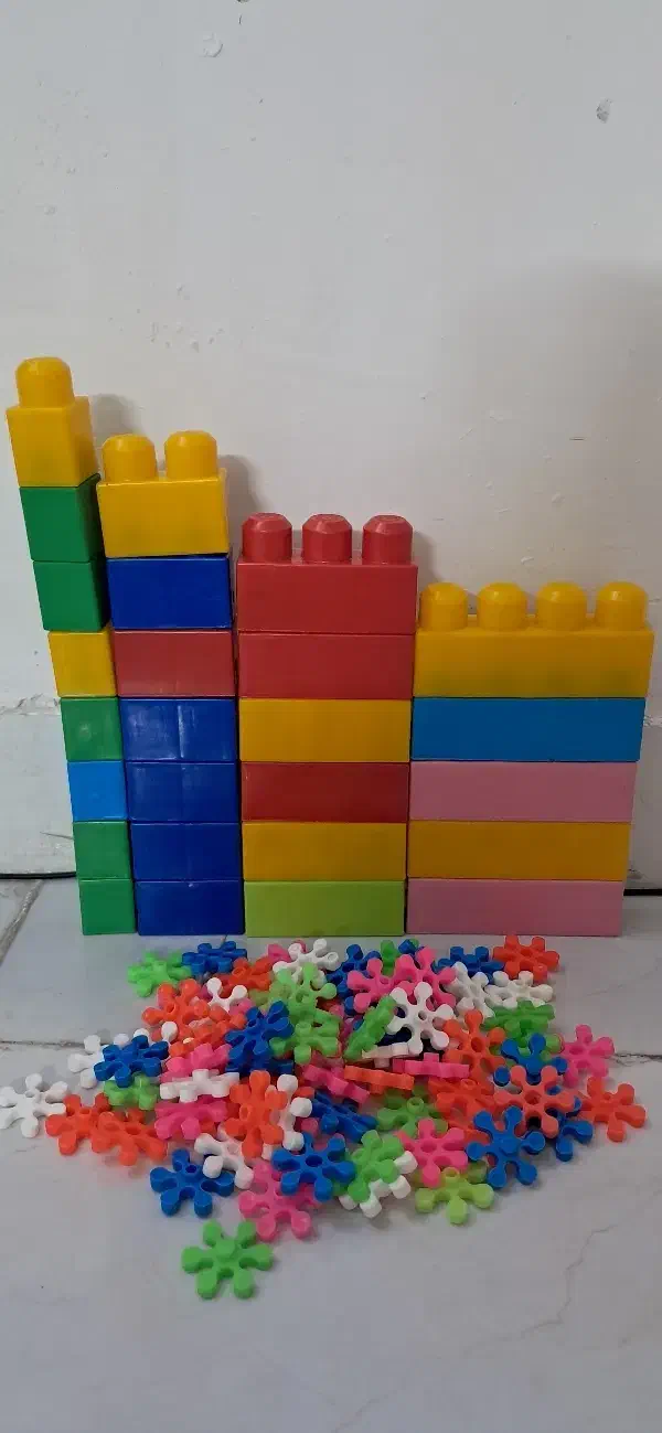 لگو سطلی به همراه لگو بزرگ و ستاره ای|اسباب‌‌بازی|مشهد, نوید|دیوار