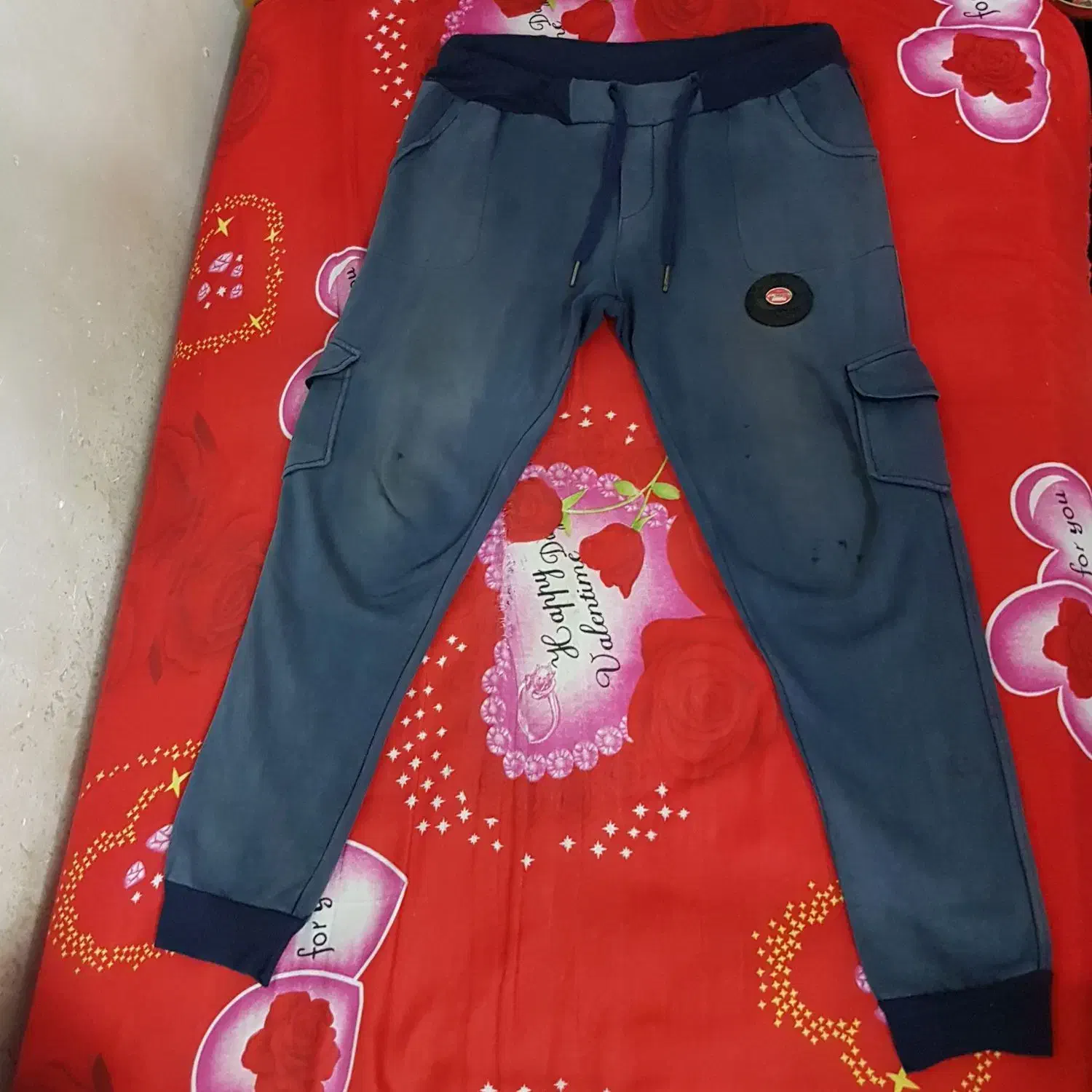 تعدادی لباس|لباس|لنگرود, |دیوار