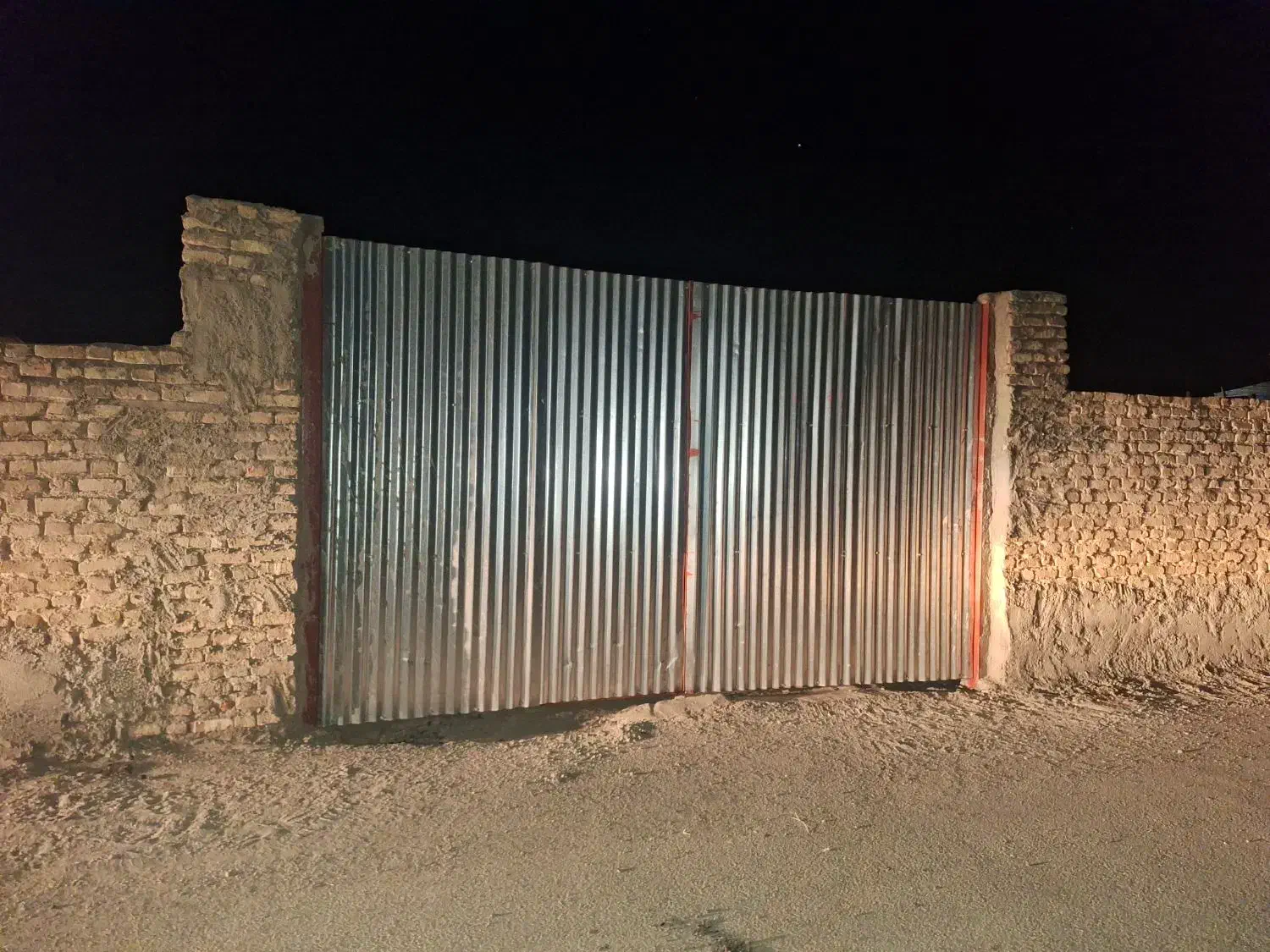 زمین محصور برای انبار و...در نجفشهر|اجارهٔ دفتر صنعتی، کشاورزی، تجاری|سیرجان, |دیوار