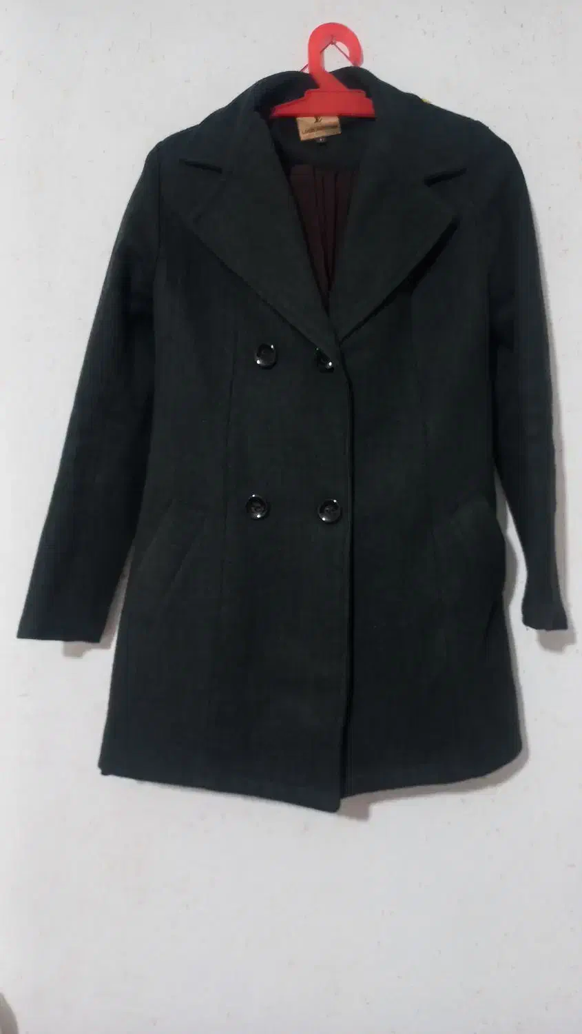 پالتو|لباس|اسفراین, |دیوار