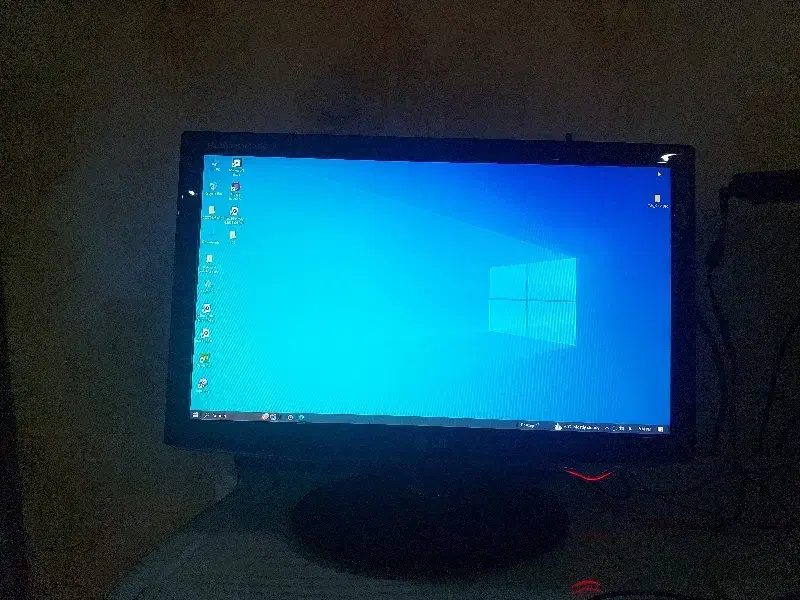 مانیتور ۲۰ اینچ ال جی|قطعات و لوازم جانبی رایانه|مشهد, کوه سنگی|دیوار