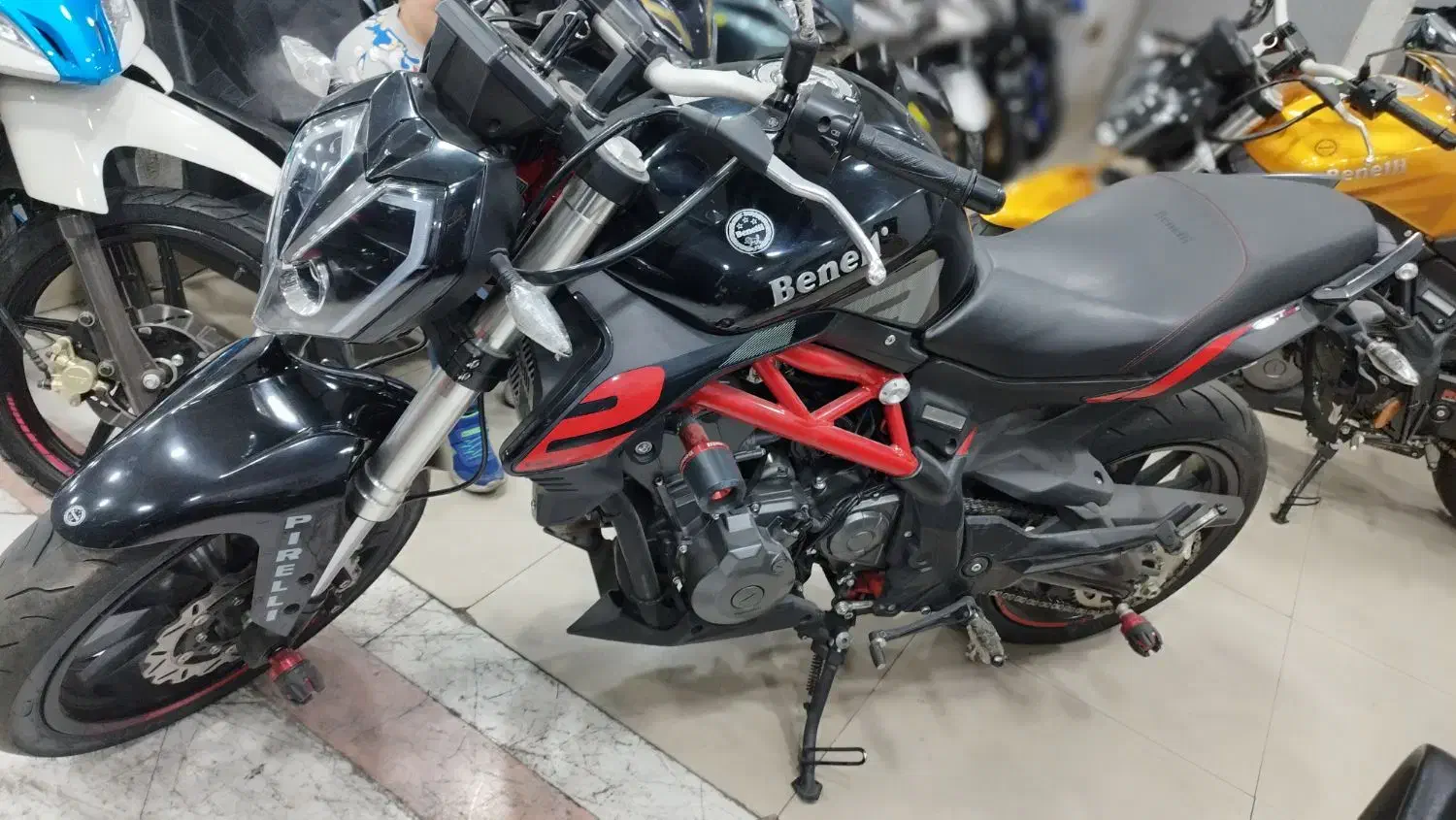 بنلی ۳۰۰ دوسیلندر کارکرد کم نقد و اقساط|موتورسیکلت|تهران, گمرک|دیوار