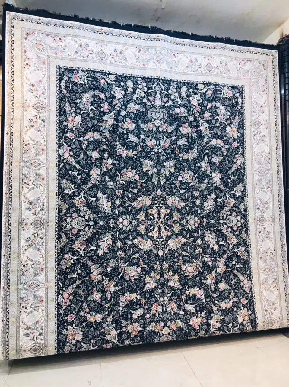 انواع فرش ها ۵۰۰شانه ۷۰۰شانه ۱۲۰۰شانه تراکم ۳۶۰۰|فرش|مشهد, رضاییه|دیوار