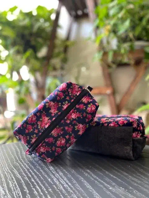 کیف لوازم ارایشی جنس خوب|کیف، کفش، کمربند|پرند, فاز ۶|دیوار