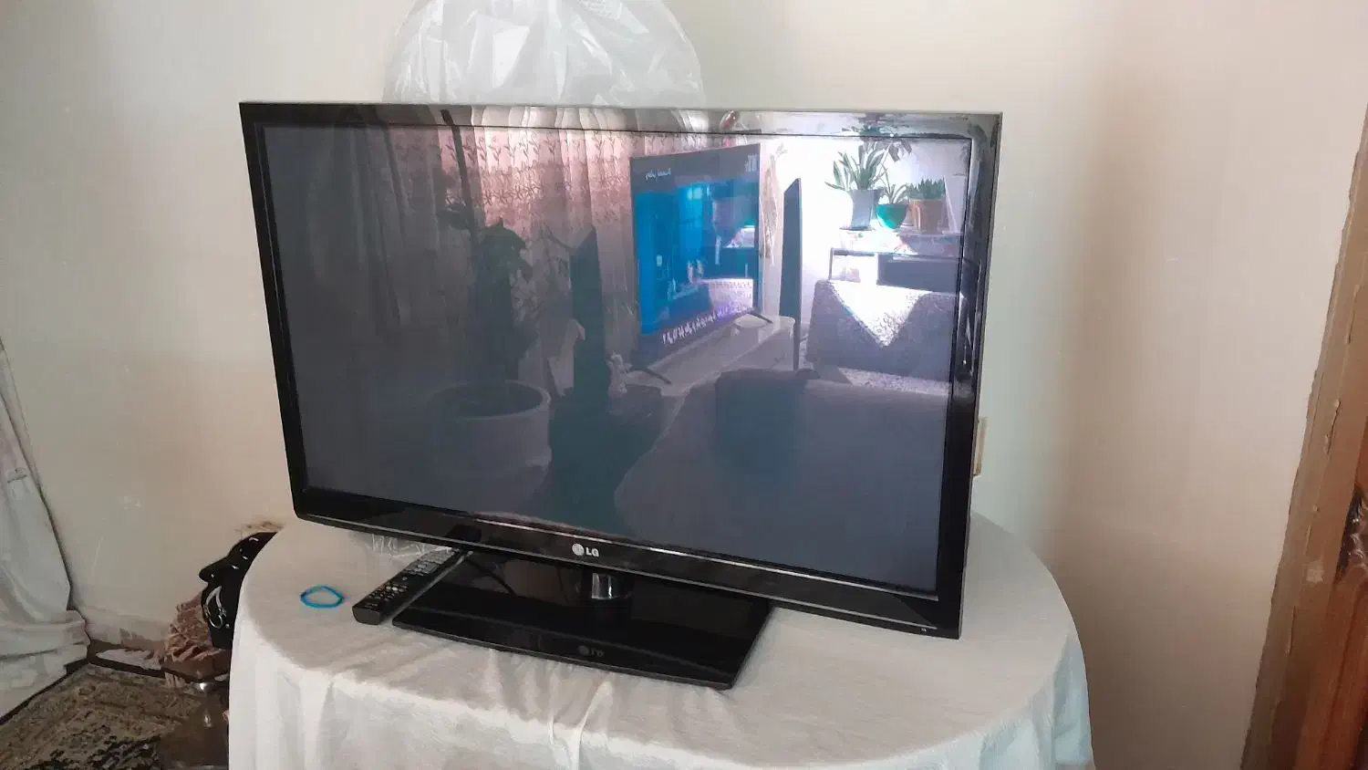 یک عدد ال سی دی lG پلاسما ۴۲|تلویزیون و پروژکتور|کرمان, |دیوار