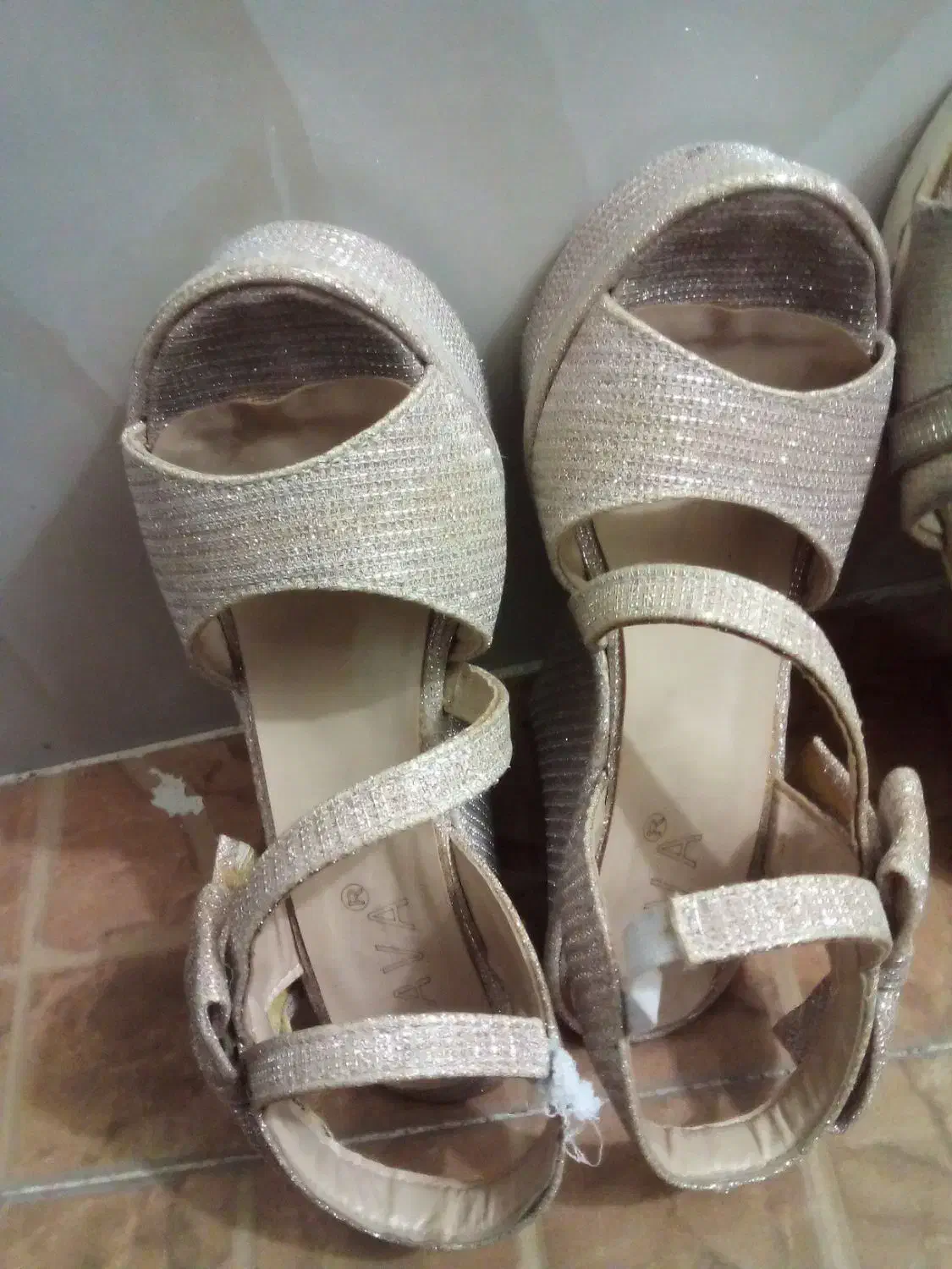 کفش و کتانی سایز ۳۷ زیر قیمت در حد نو|کیف، کفش، کمربند|ساوه, |دیوار