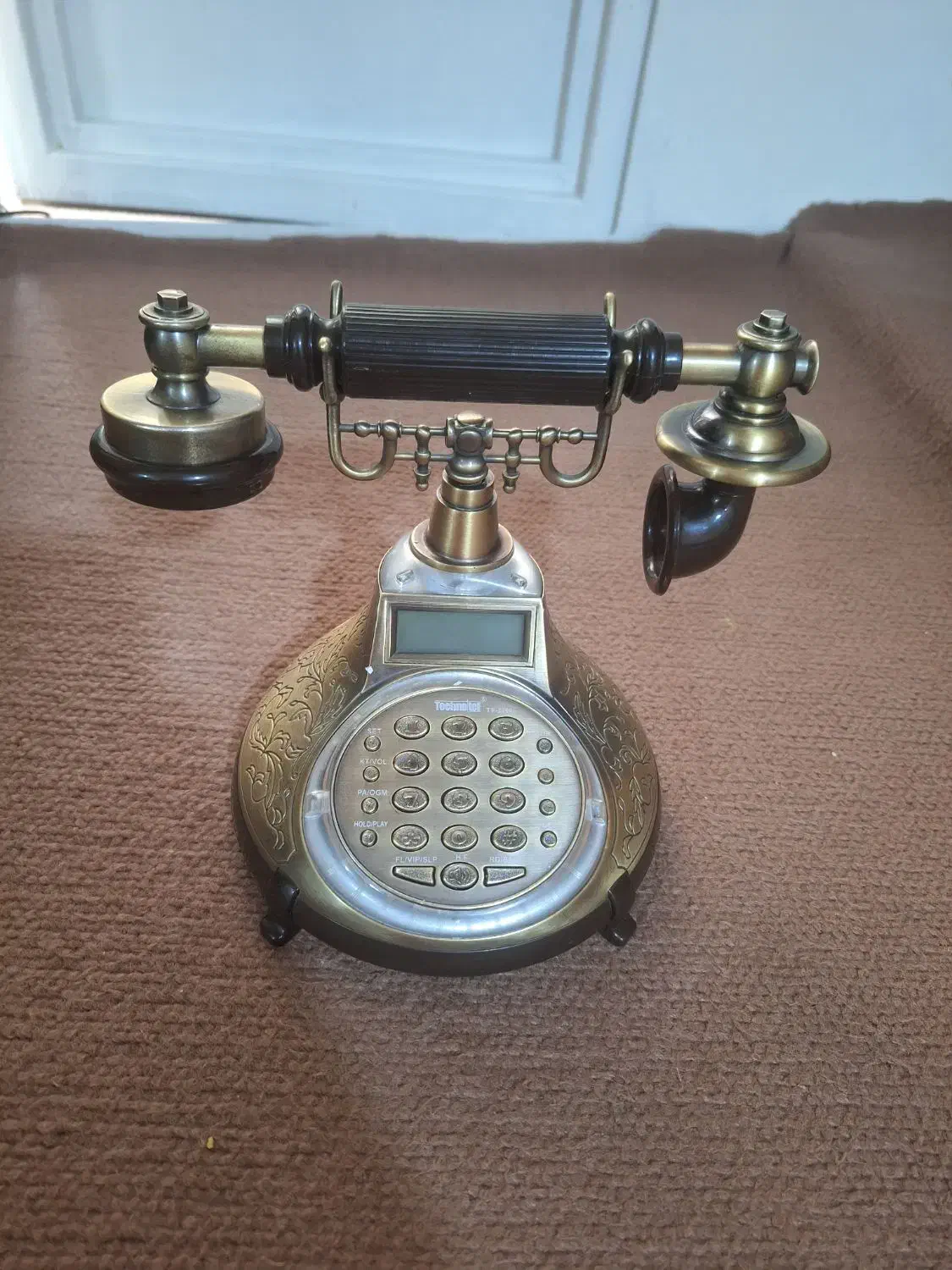 تلفن قدیمی دکور یلدایی (ورق بزنید)|کلکسیون اشیاء عتیقه|تهران, وحیدیه|دیوار