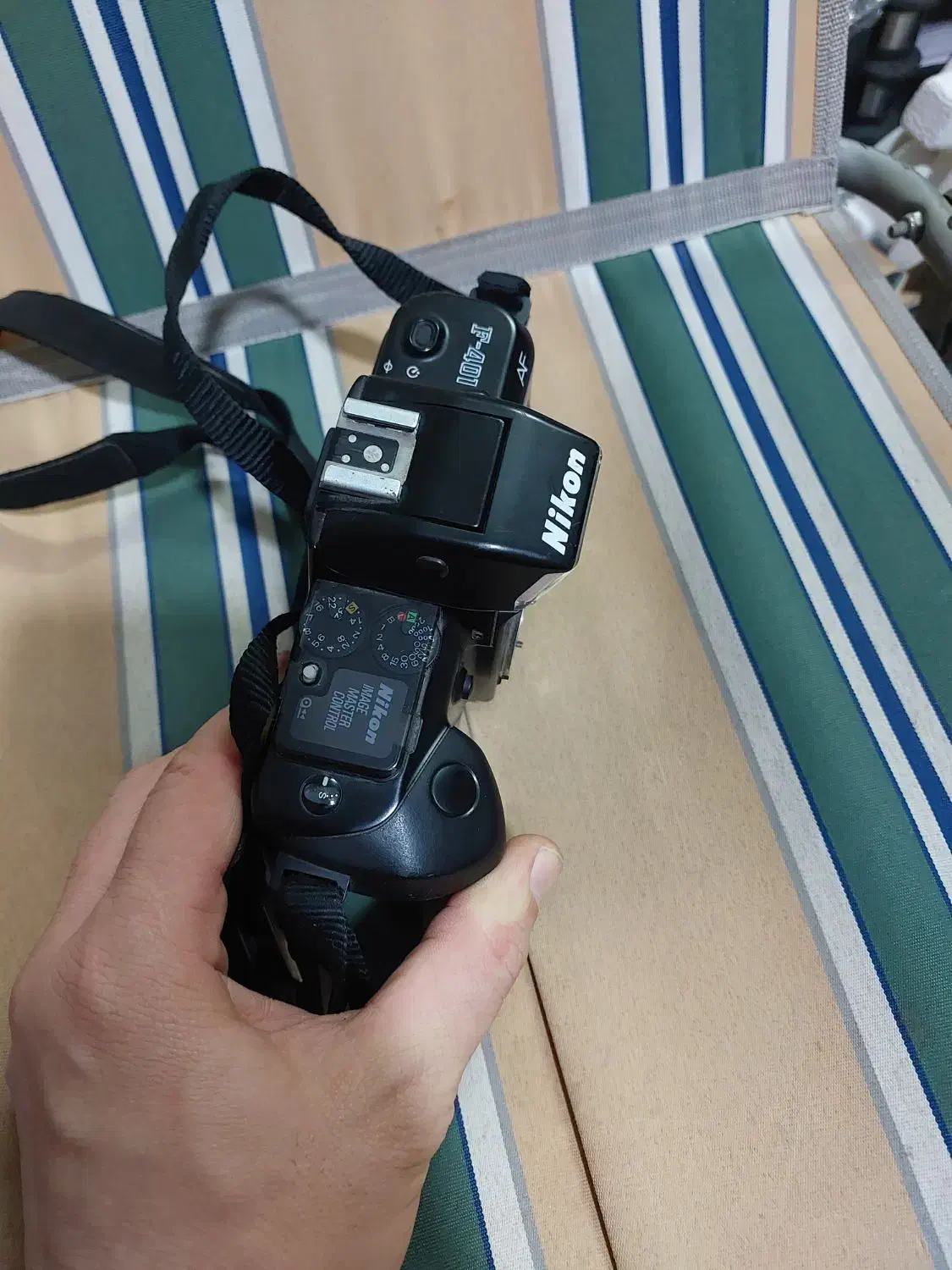 دوربین نیکون ژاپنی|دوربین عکاسی و فیلمبرداری|اندیشه, اندیشه فاز ۱|دیوار