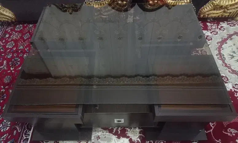 میز به همراه ۴ تا عسلی|مبلمان خانگی و میز عسلی|گلپایگان, |دیوار