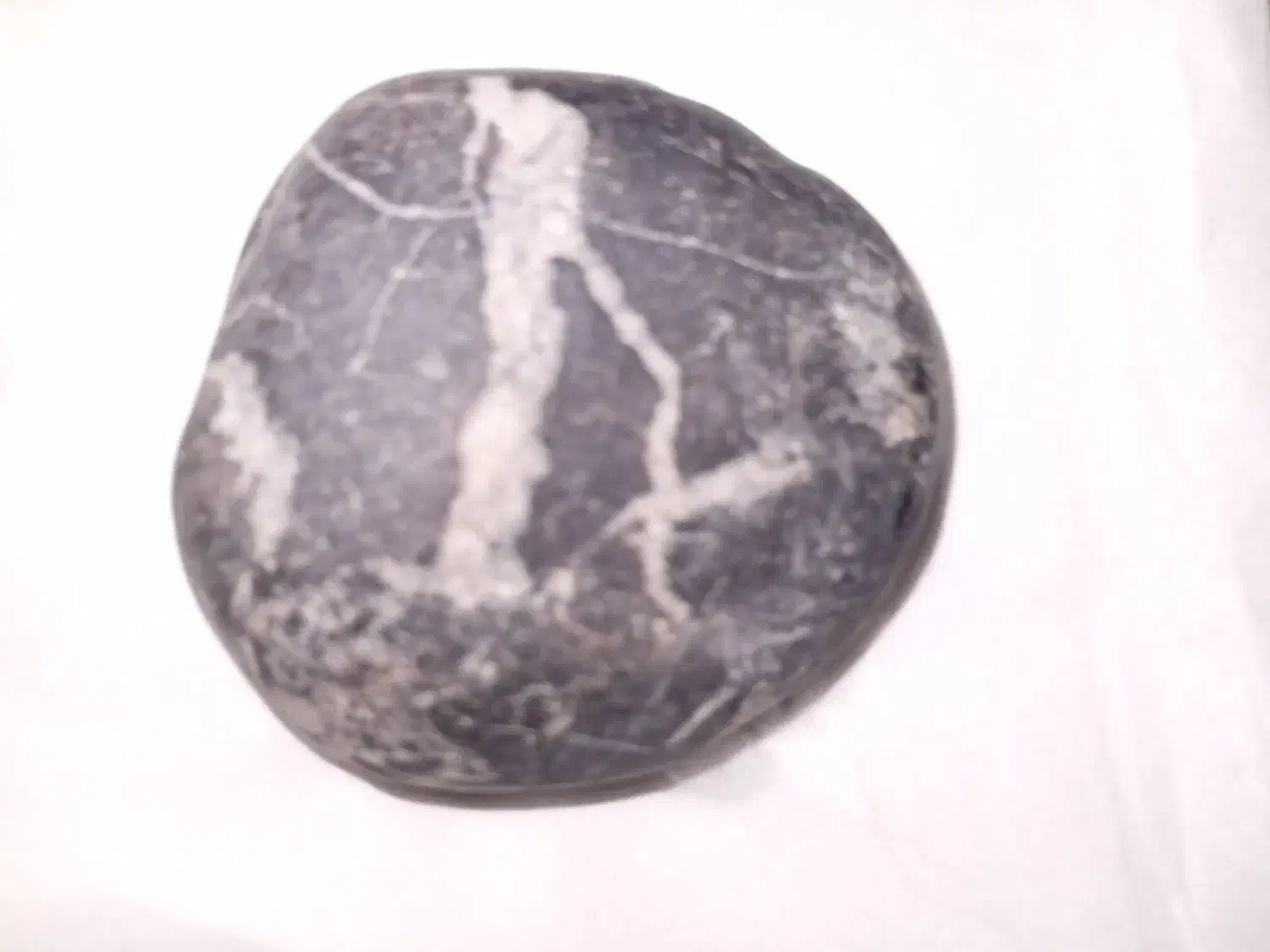 سنگ جن دارای انرژی و خواص درمانی|بدلیجات|دوگنبدان, |دیوار