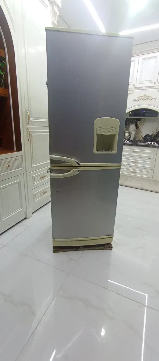 یخچال بوش  سالم|یخچال و فریزر|مشهد, خواجه ربیع|دیوار