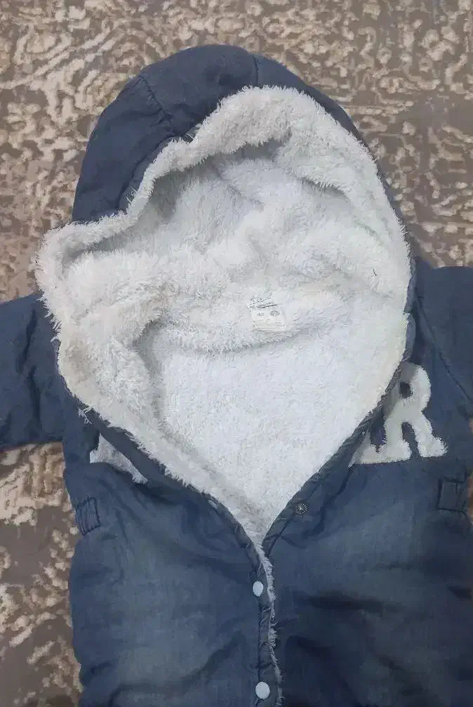 فروش سرهمی نوزادی ۳ تا ۶ ماه|کفش و لباس بچه|بندر کنگان, |دیوار