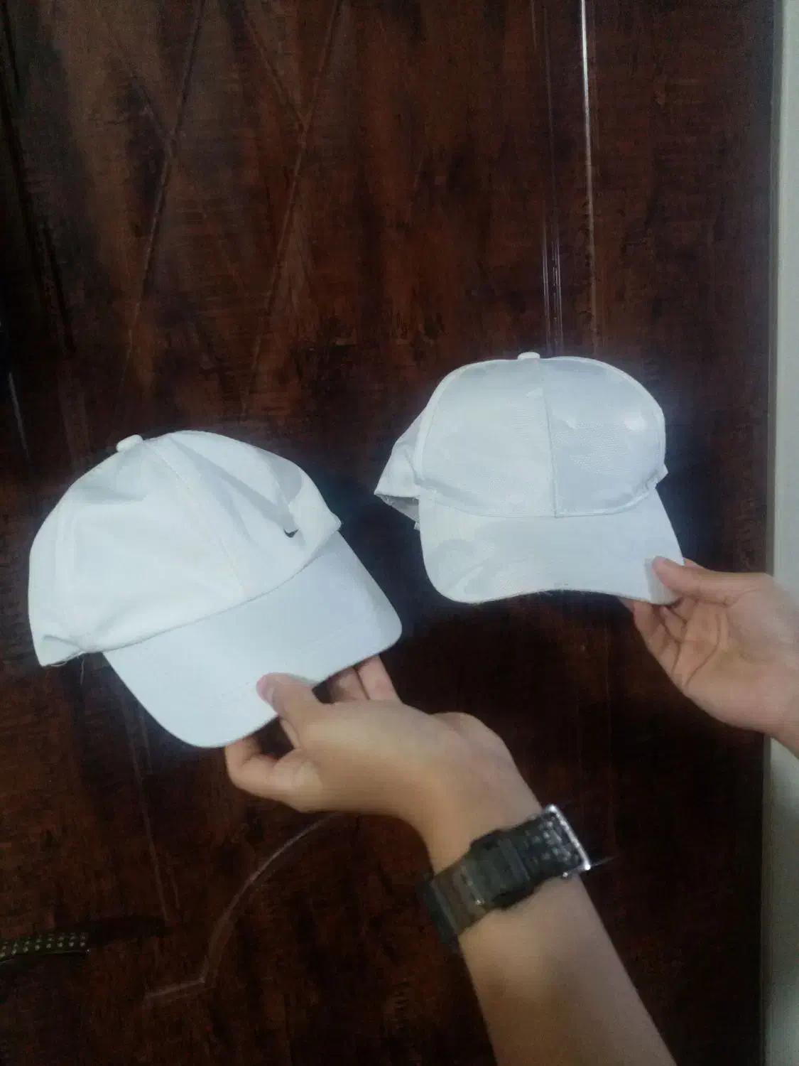 کلاه آفتابی|لباس|نیشابور, رحمت آباد|دیوار