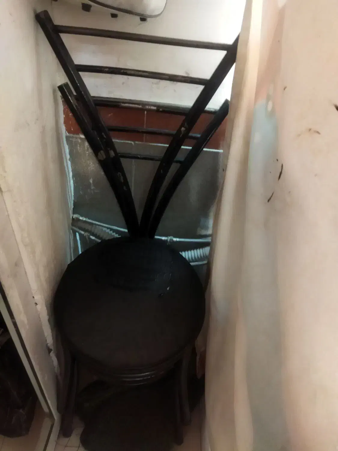 صندلی آرایشگاه|آرایشگاه و سالن‌های زیبایی|مشهد, چهارچشمه|دیوار