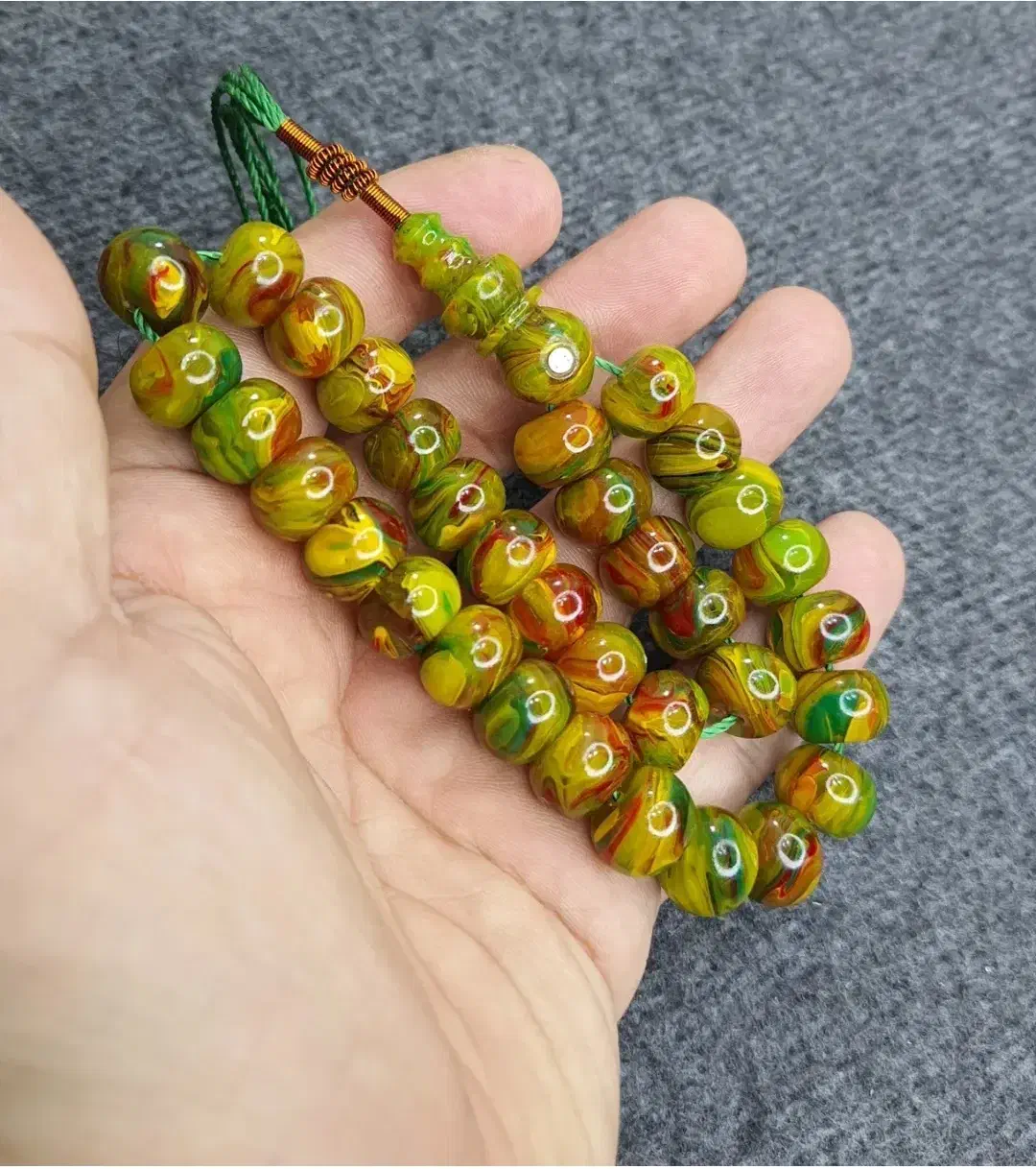 کهربا پرچمی|کلکسیون اشیاء عتیقه|نقده, |دیوار