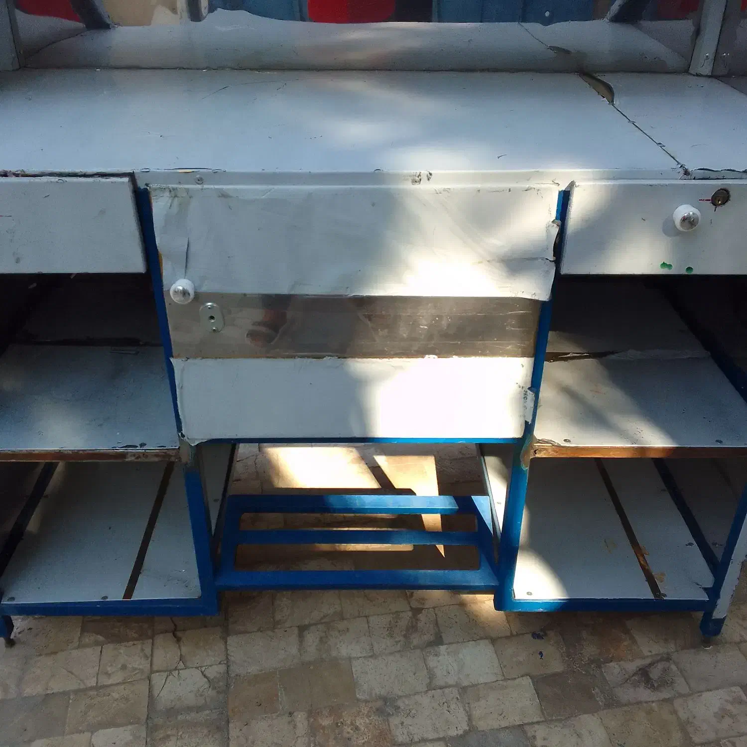 میز کار رستوران نو نو استیل طلایی با قفل|کافیشاپ و رستوران|ری, شهرک نظامی|دیوار