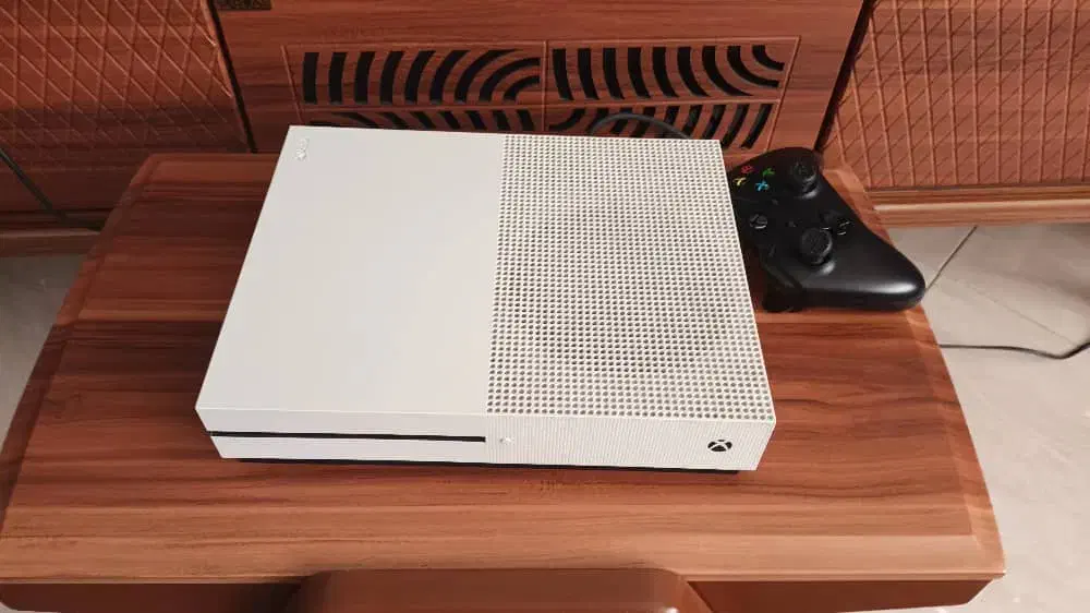 کنسول ایکس باکس one s|کنسول، بازی ویدئویی و آنلاین|کرج, فاز ۴ مهرشهر|دیوار