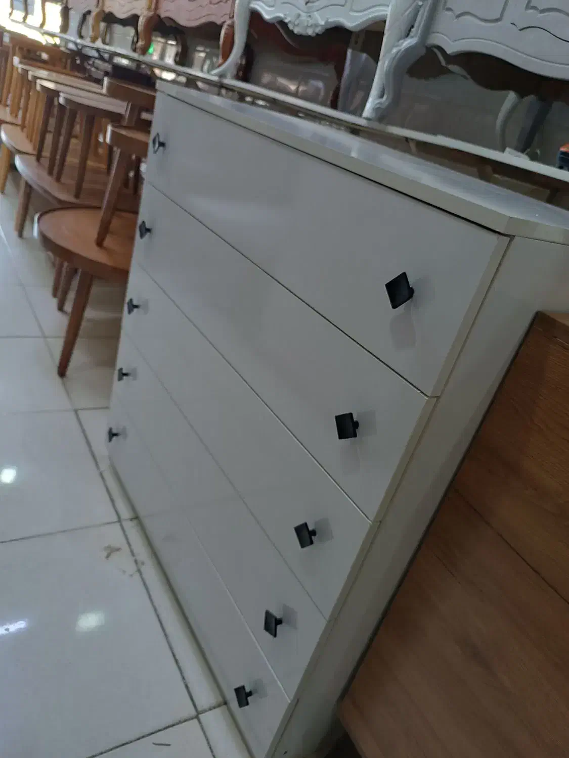 دراور لباس.اینه دلاور لباس|جاکفشی، کمد، دراور|نیشابور, مدرس|دیوار