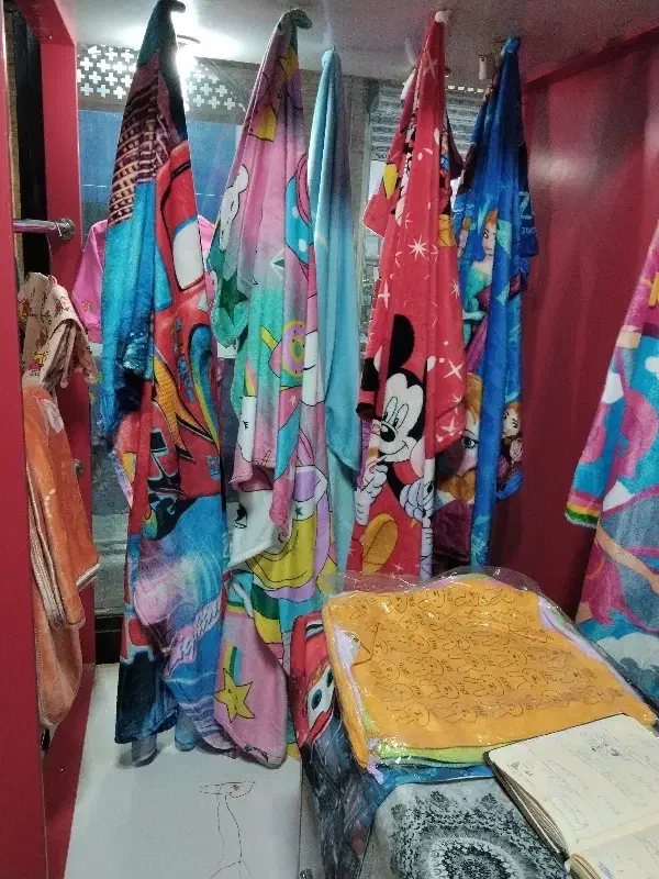 پتو مسافرتی بالش تشک حاضری. بازار امام رضا فاز۲|رختخواب، بالش، پتو|تاکستان, |دیوار