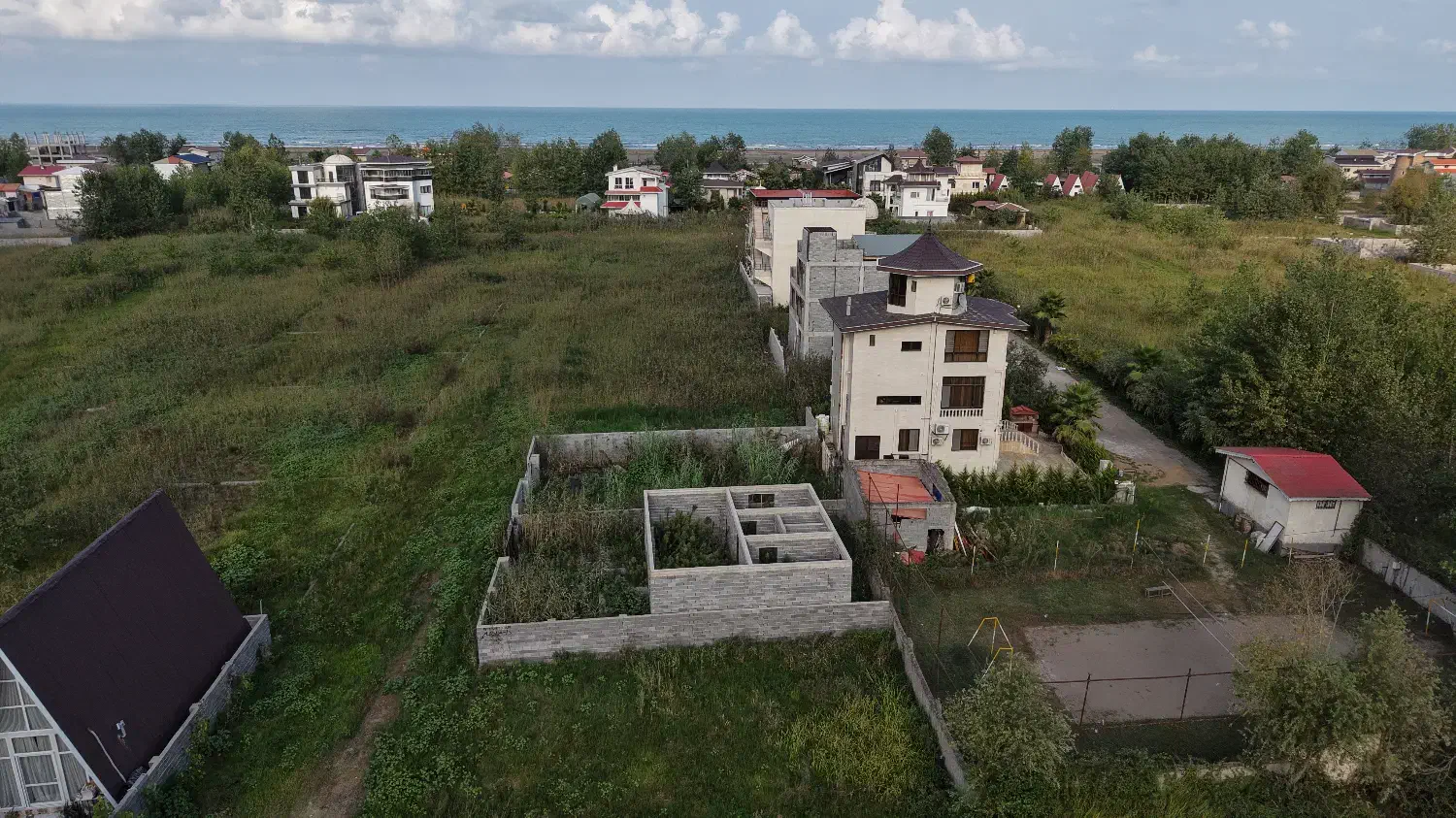 250 متری ساحلی پشت شهرک برند لوتوس قابل ساخت|فروش زمین و ملک کلنگی|رشت, بازار|دیوار