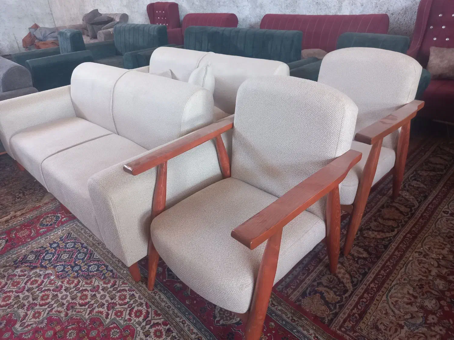 مبل به قیمت تولیدی مناسب جهیزیه|مبلمان خانگی و میز عسلی|قوچان, |دیوار