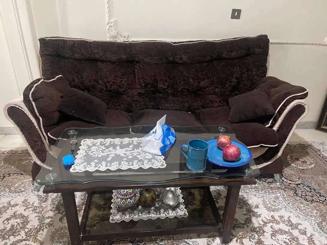 مبل راحتی فروش فوری قیمت مناسب|مبلمان خانگی و میز عسلی|تهران, جمالزاده|دیوار