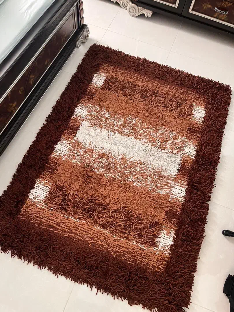 یک عدد پادری،و دو عدد قالیچه و دو عدد قالی ۶ متری|فرش|شیراز, فرهنگ شهر|دیوار